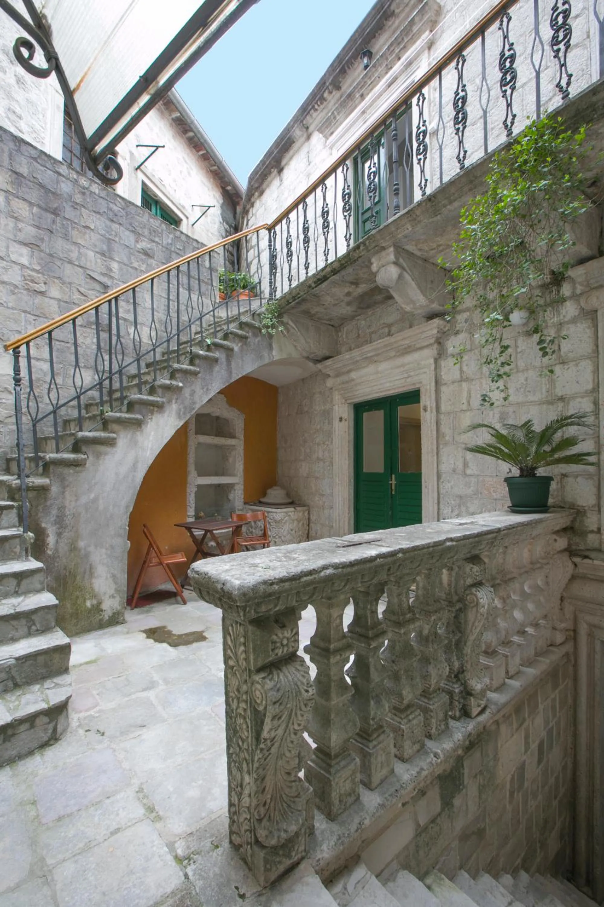 P.S. Cattaro Apartments