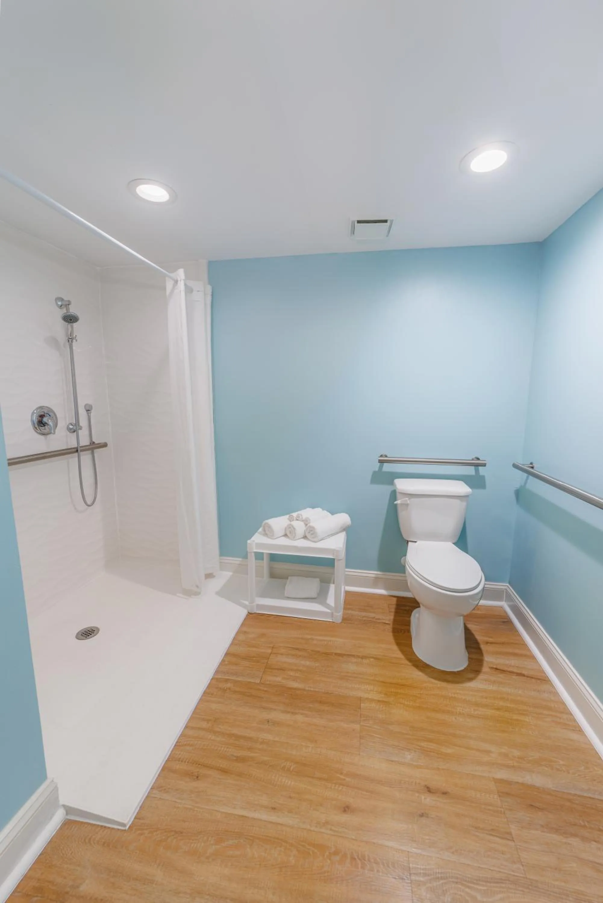 Bathroom in Dunes Inn & Suites - Tybee Island