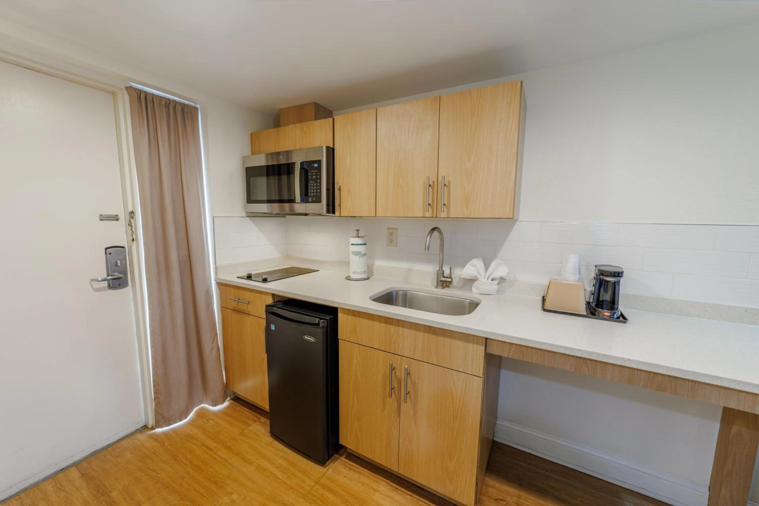Kitchen or kitchenette in Dunes Inn & Suites - Tybee Island