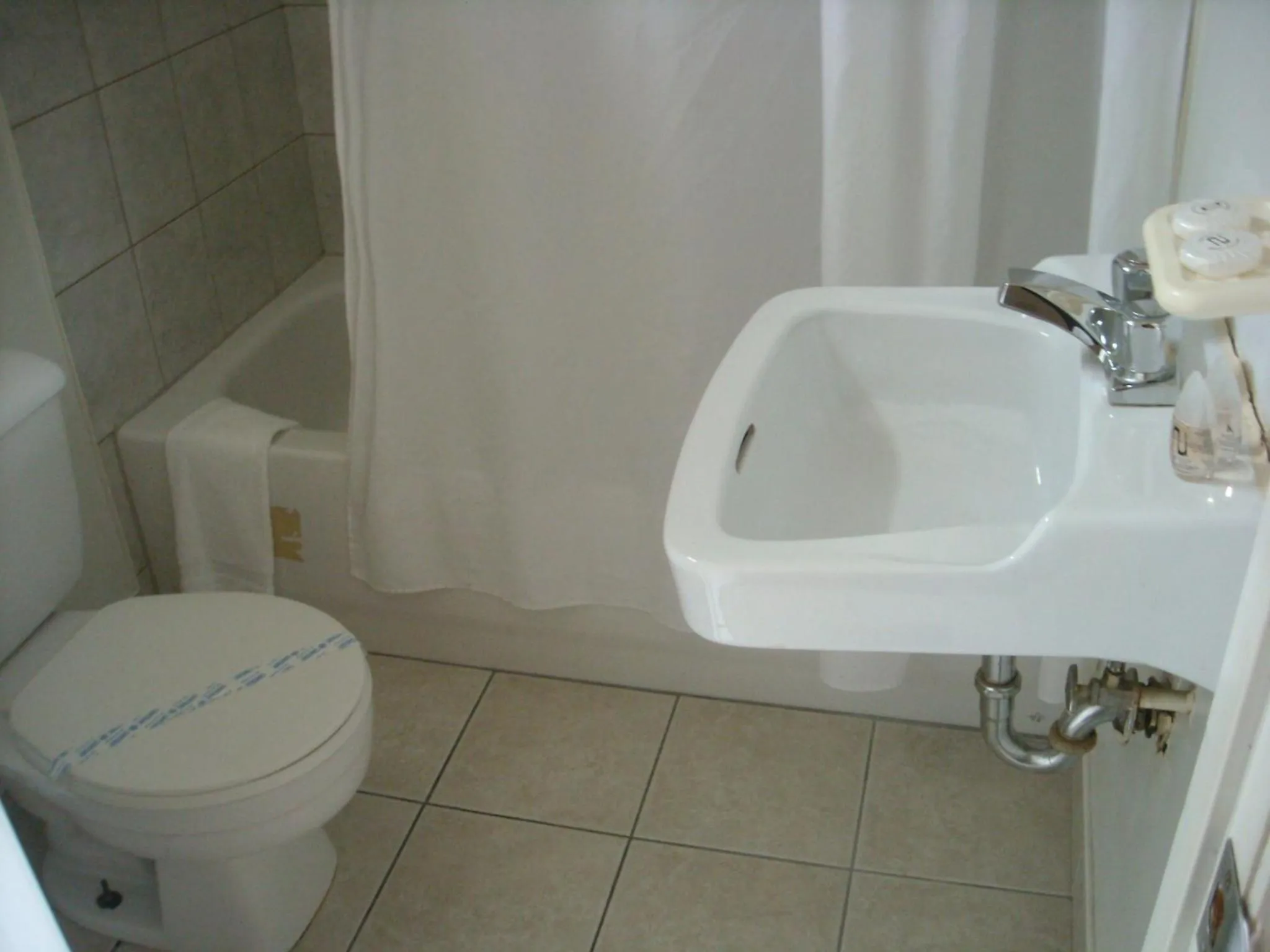 Bathroom in Grand Motel Saint-Hubert