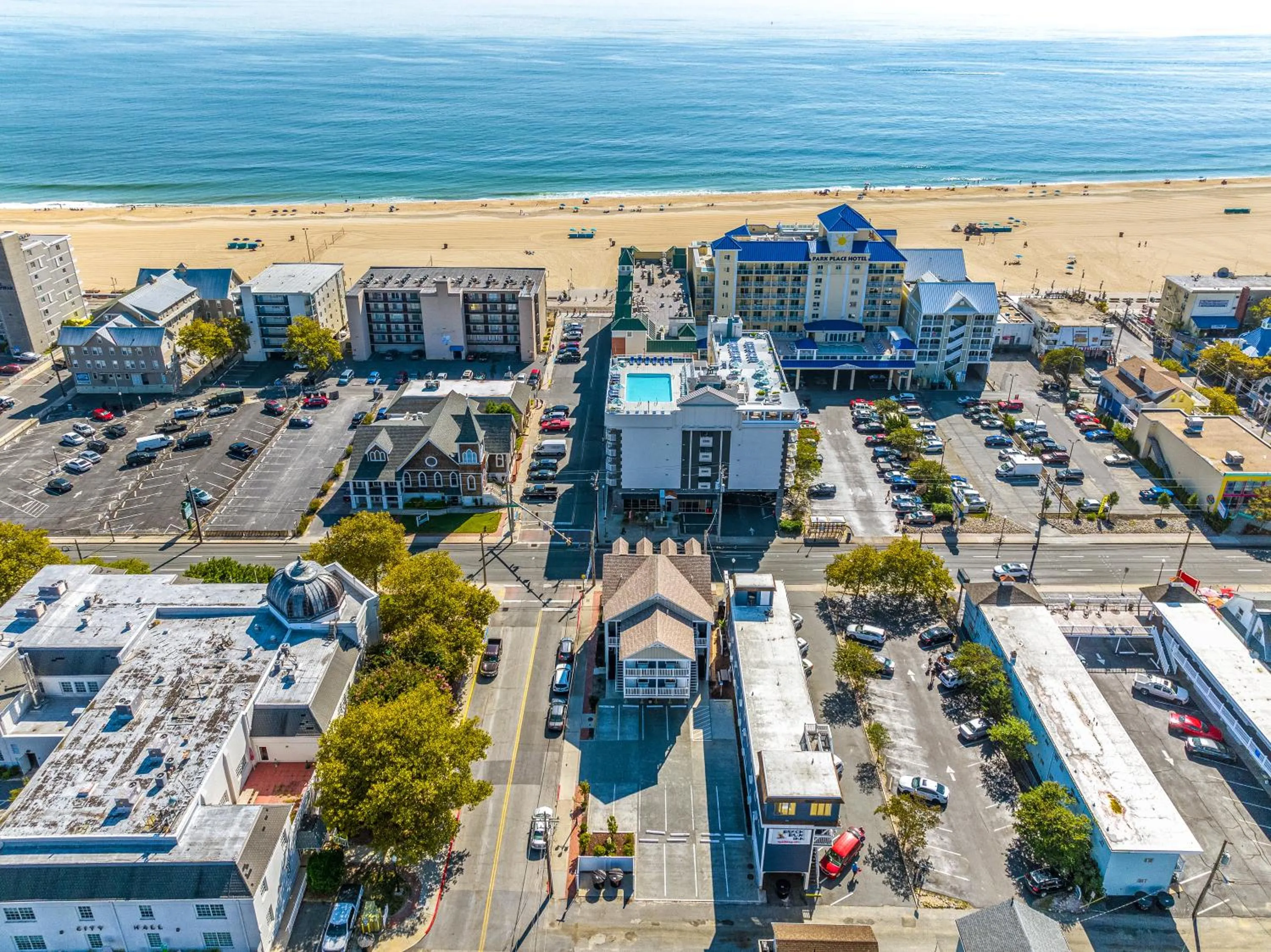 Property building in Beach Bum Inn