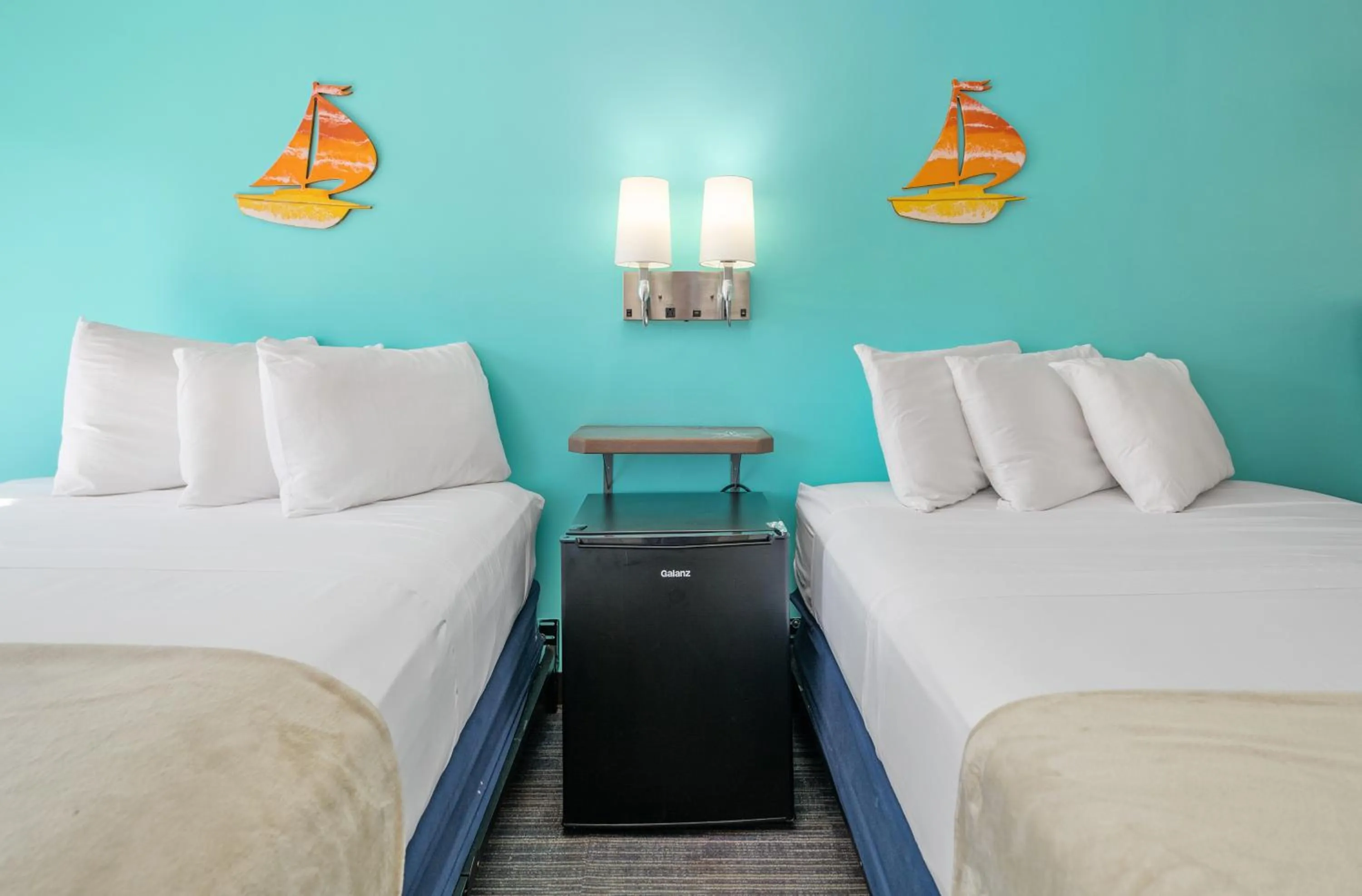 Bedroom, Bed in Beach Bum Inn