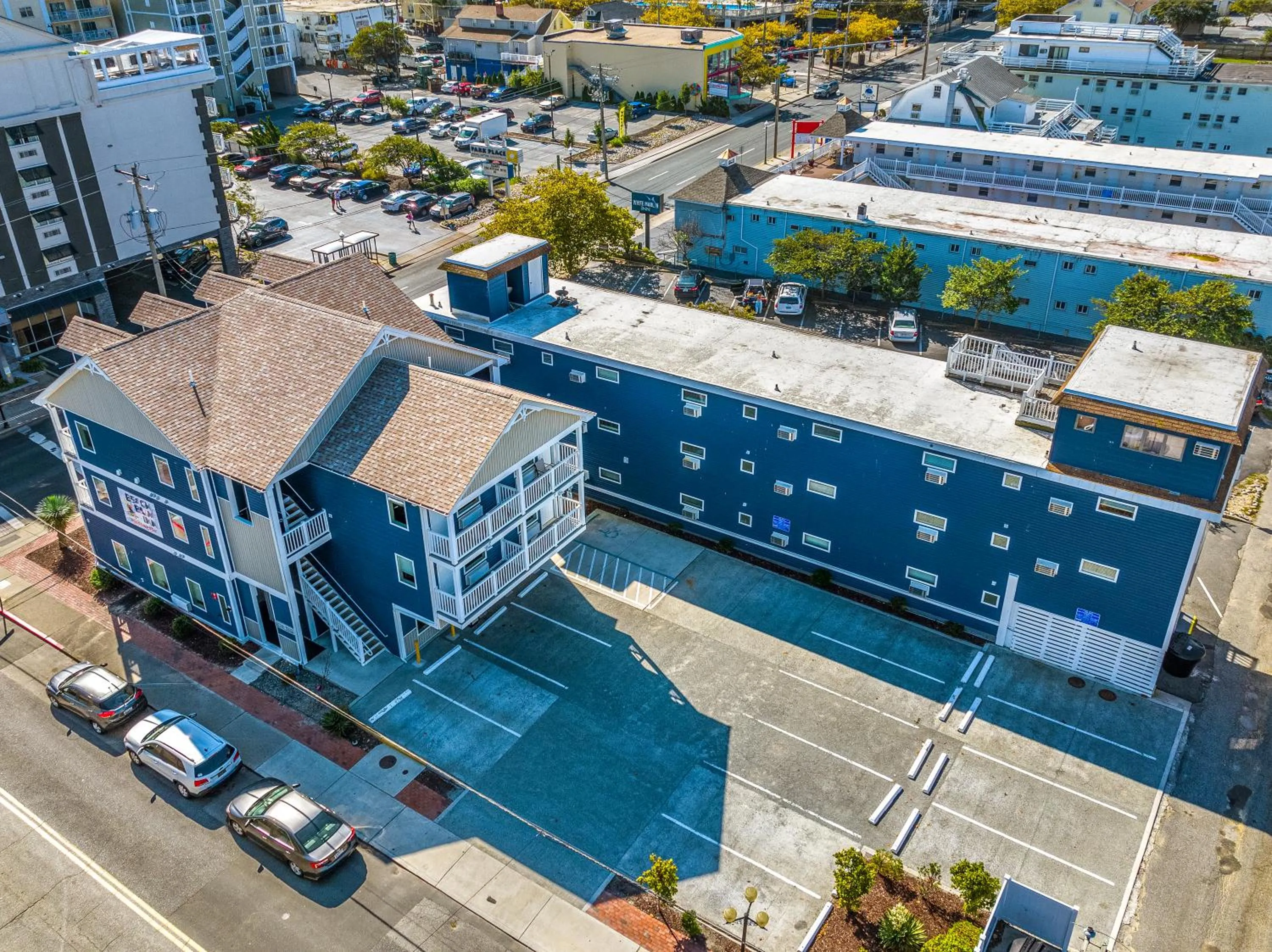 Property building in Beach Bum Inn