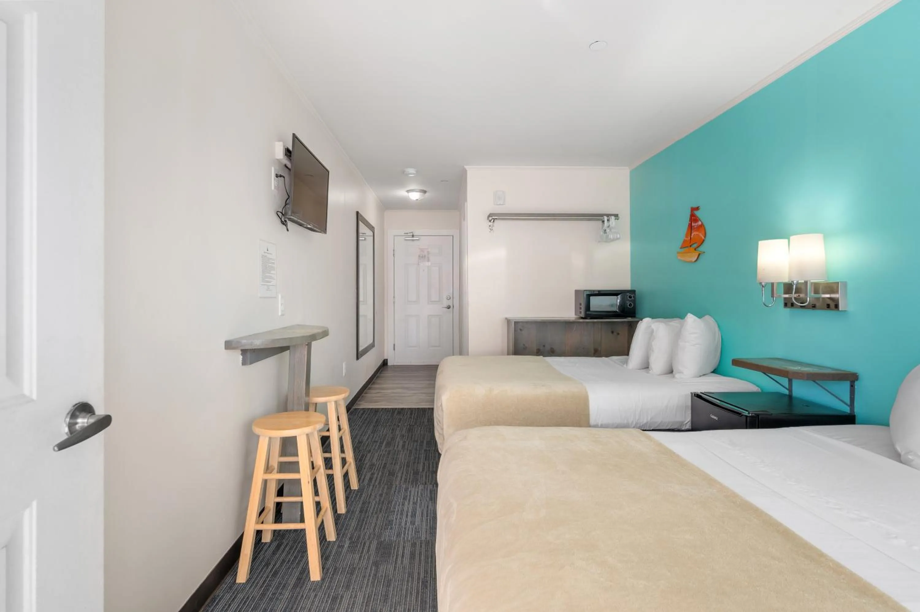 Bedroom, Bed in Beach Bum Inn