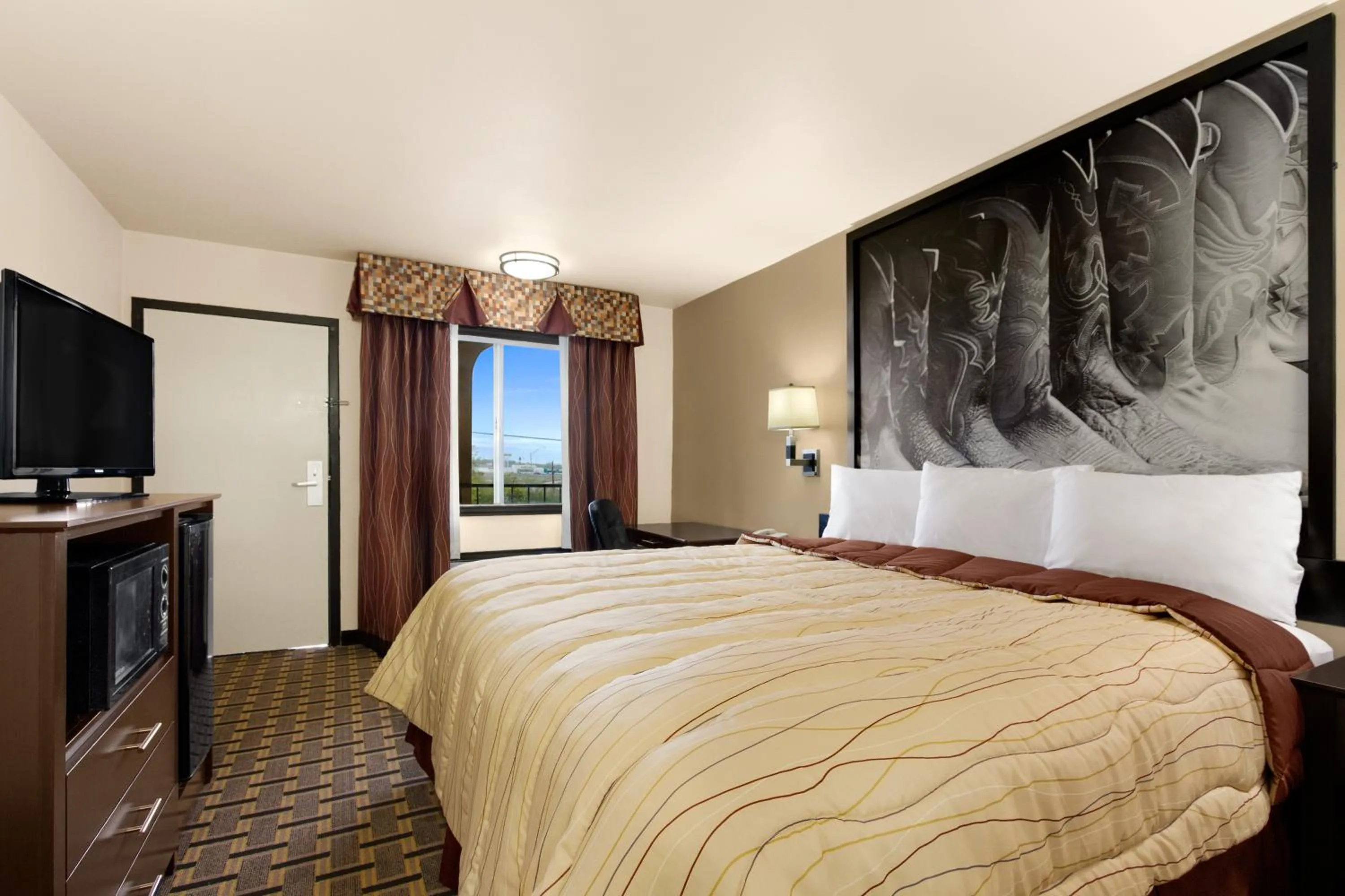 Photo of the whole room, Bed in Super 8 by Wyndham Fort Worth TX