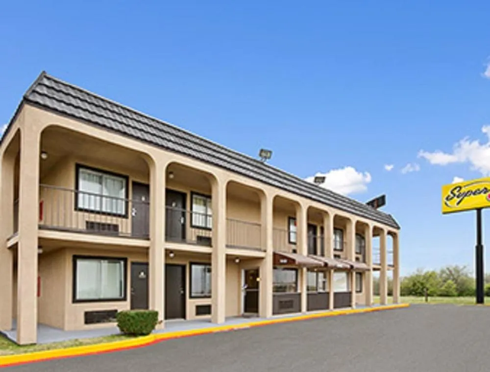 Facade/entrance in Super 8 by Wyndham Fort Worth TX