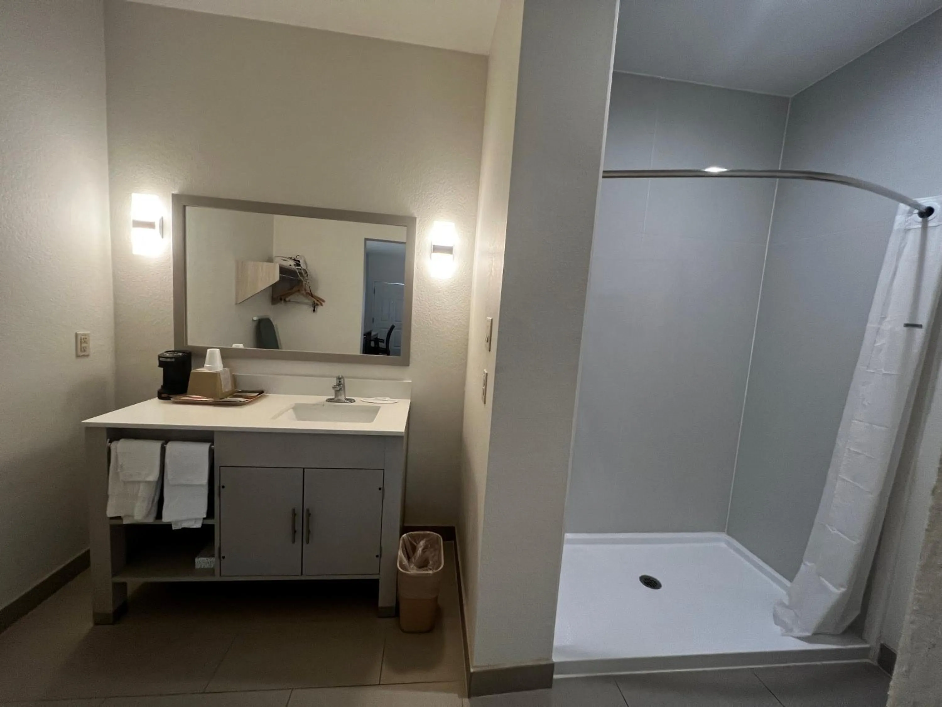 Bathroom in Super 8 by Wyndham Rosenberg TX