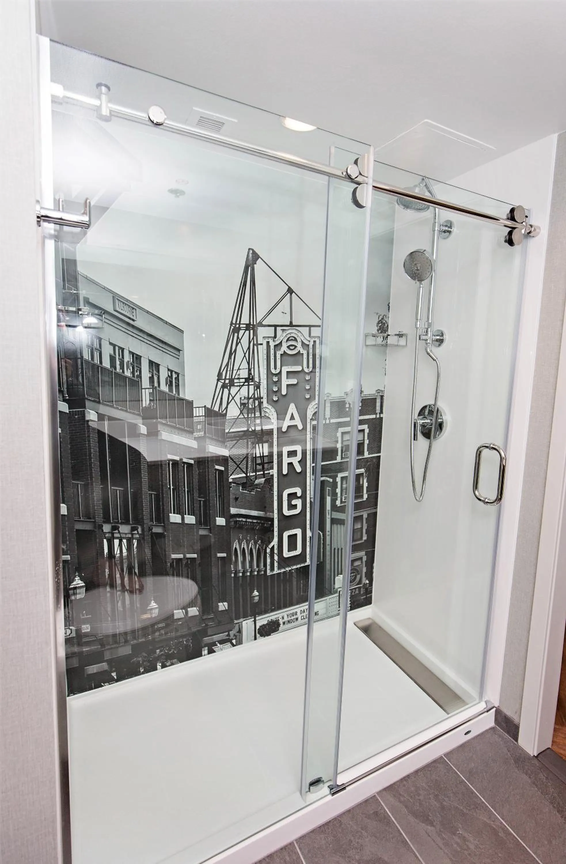 Shower in Radisson Blu Fargo