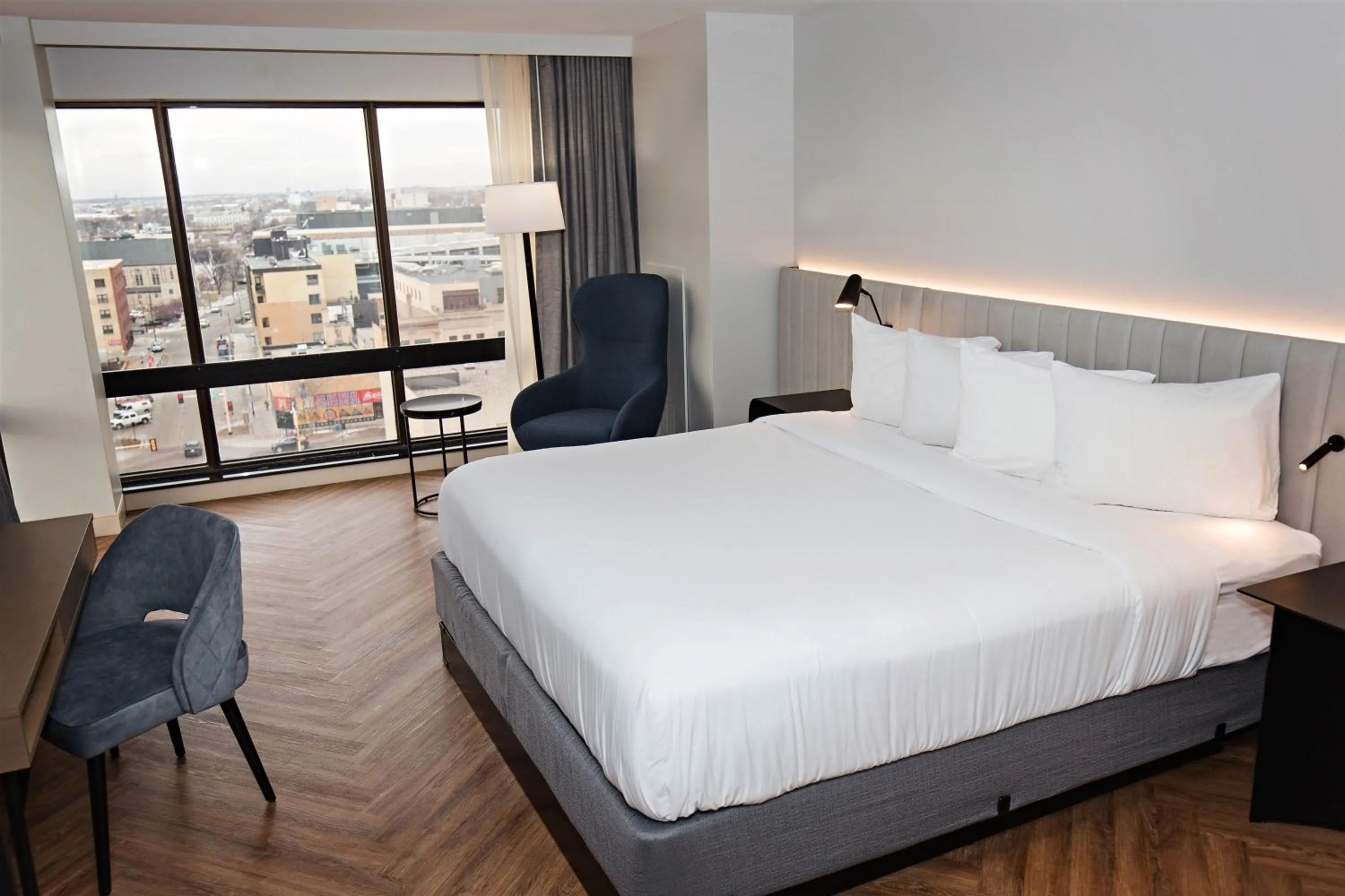 Bedroom, Bed in Radisson Blu Fargo