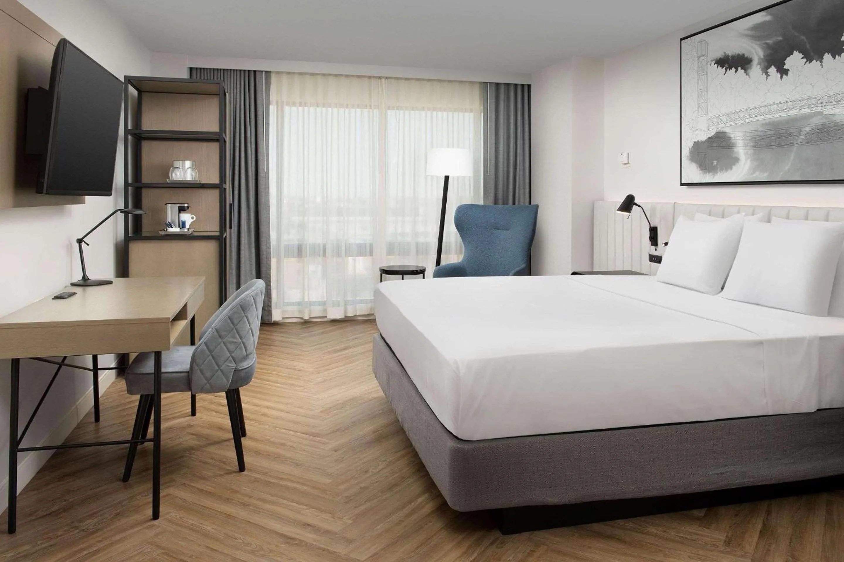 Bedroom, Bed in Radisson Blu Fargo