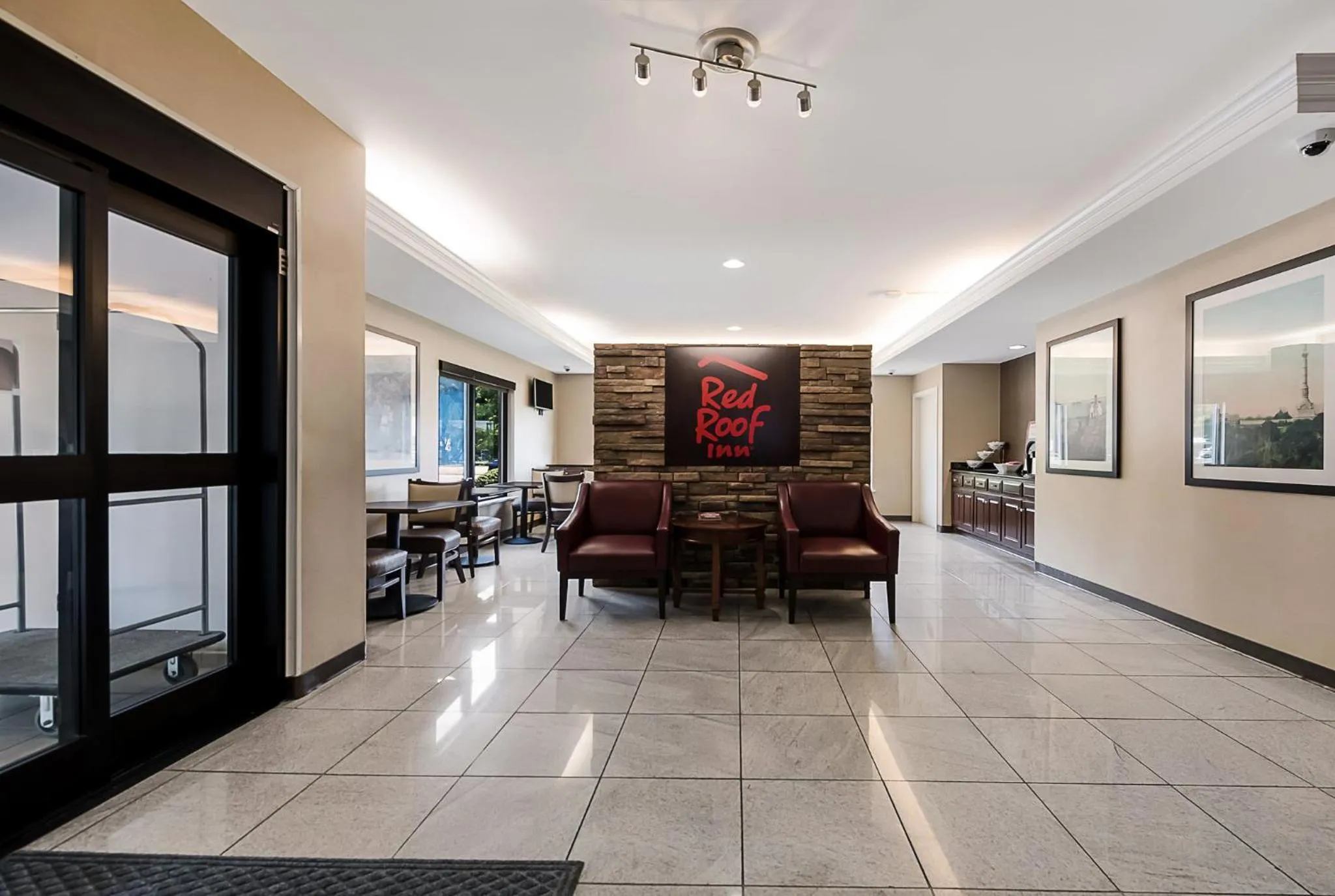 Lobby or reception in Red Roof Inn Newport News - Yorktown