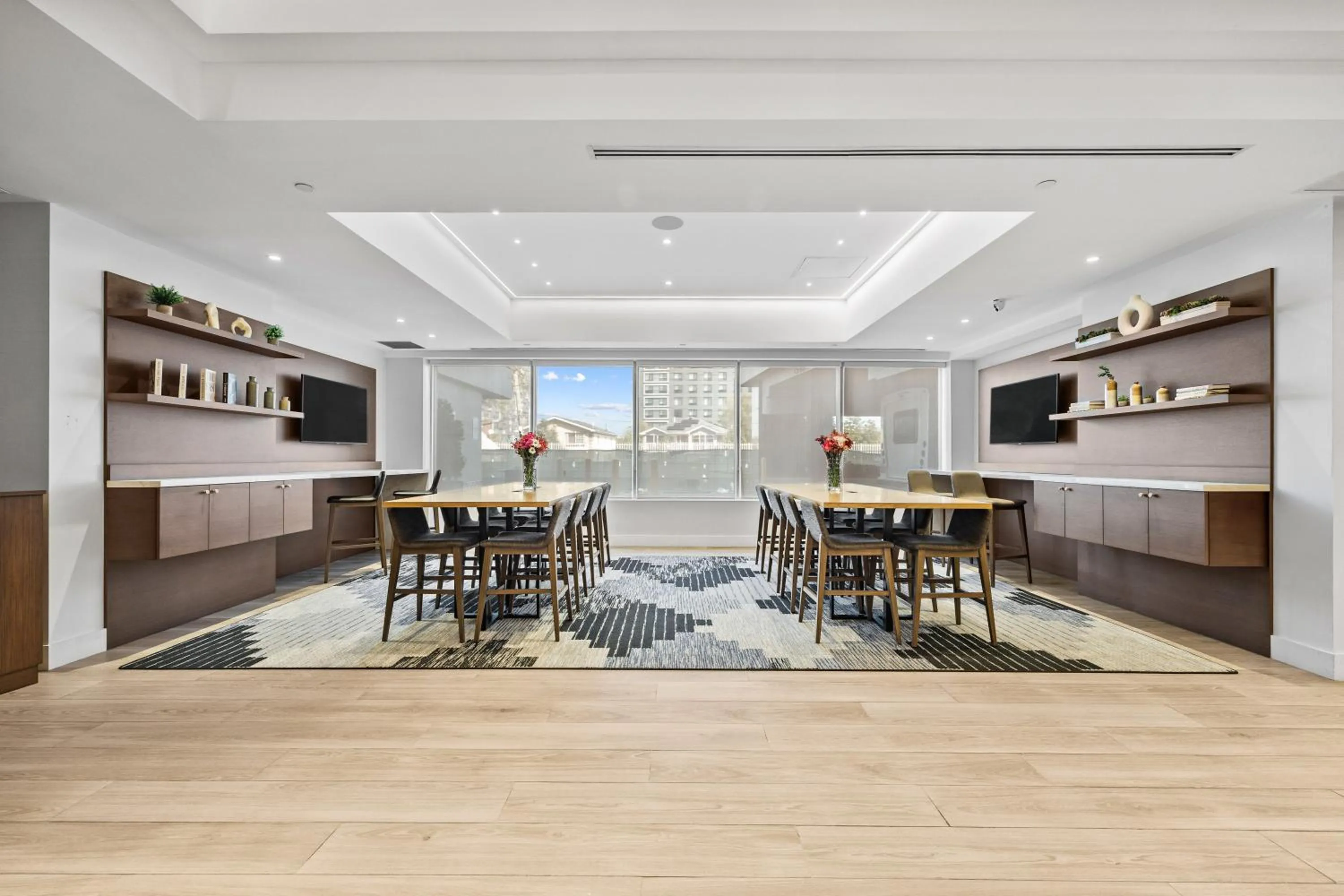 Seating area in Radisson Hotel JFK Airport