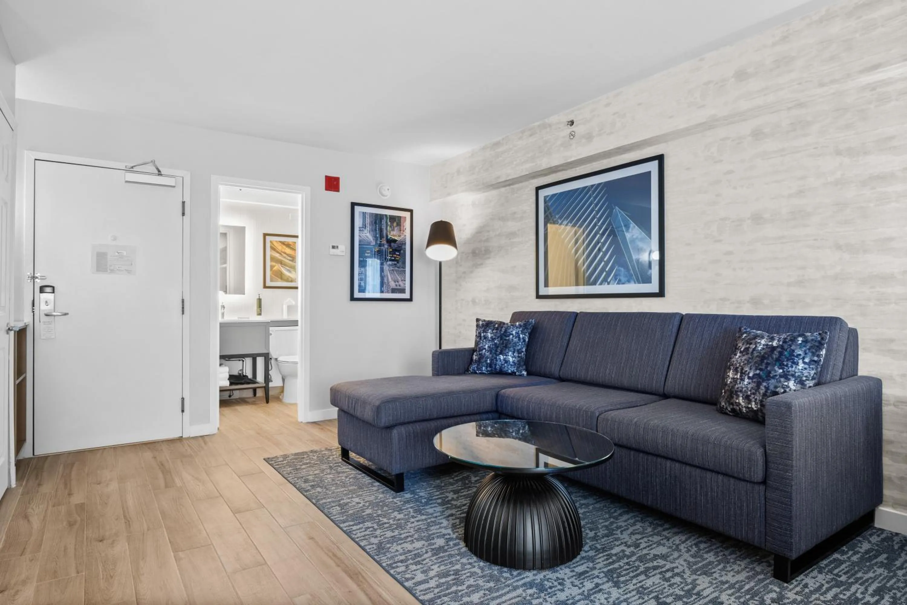 Seating area in Radisson Hotel JFK Airport