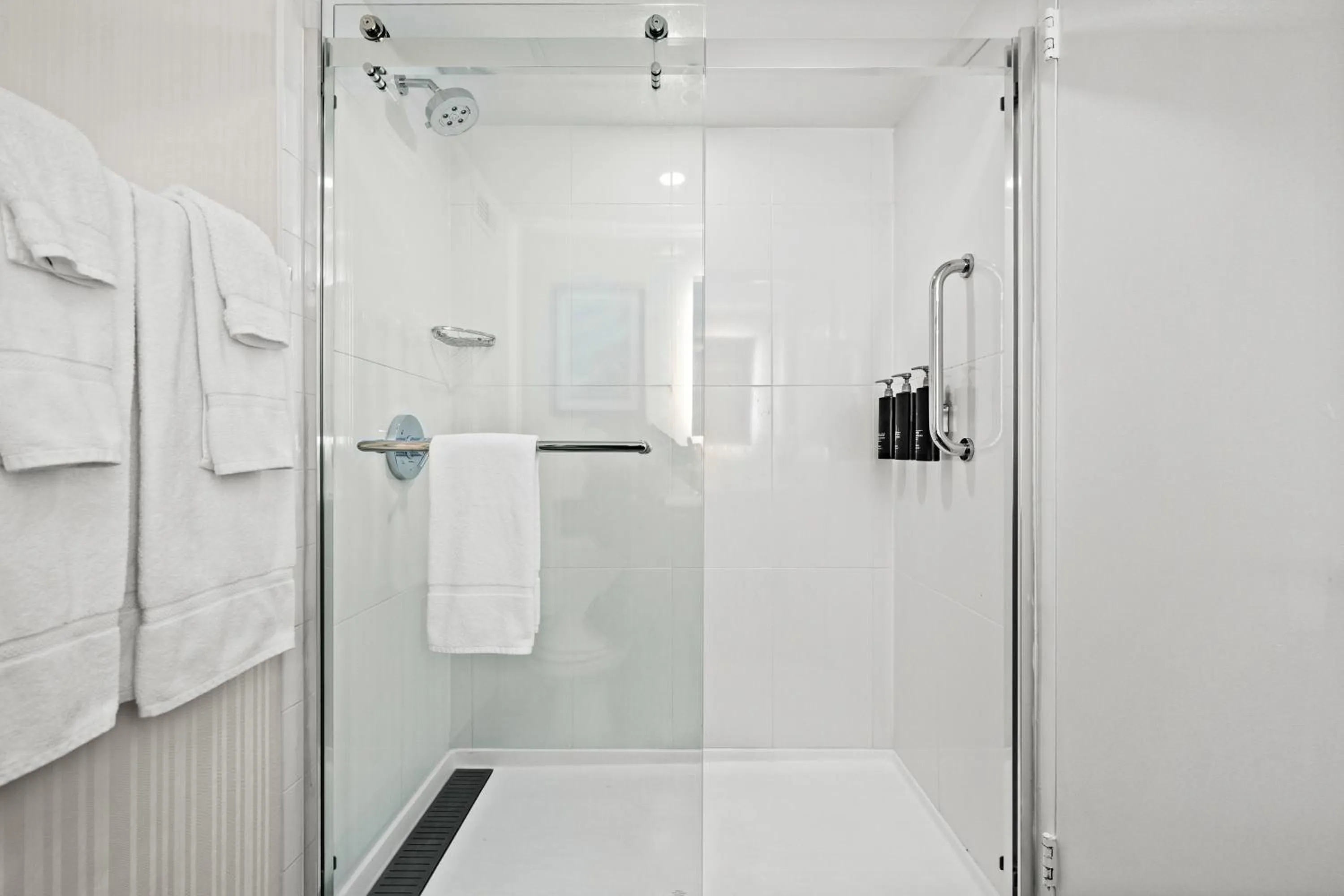 Shower in Radisson Hotel JFK Airport