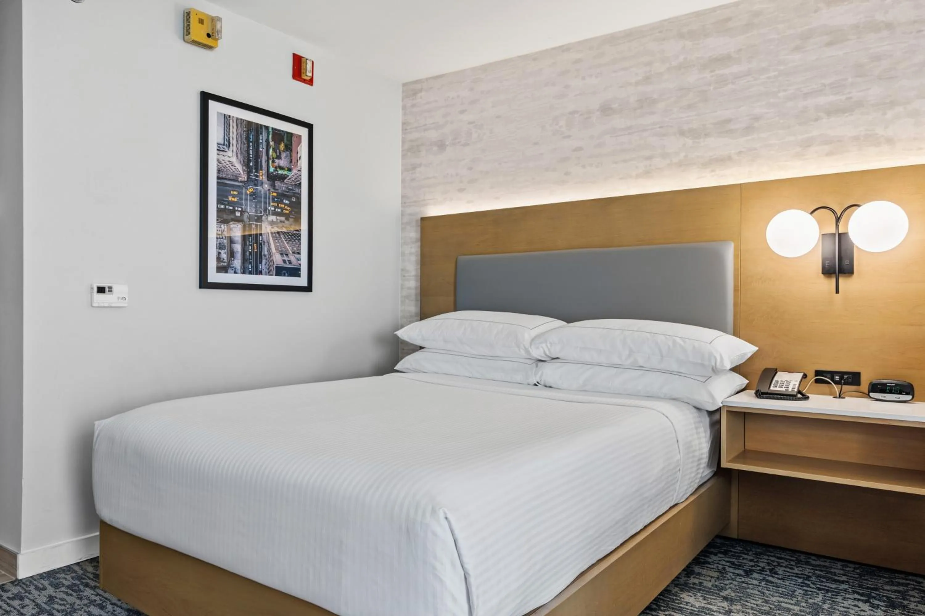 Bed in Radisson Hotel JFK Airport