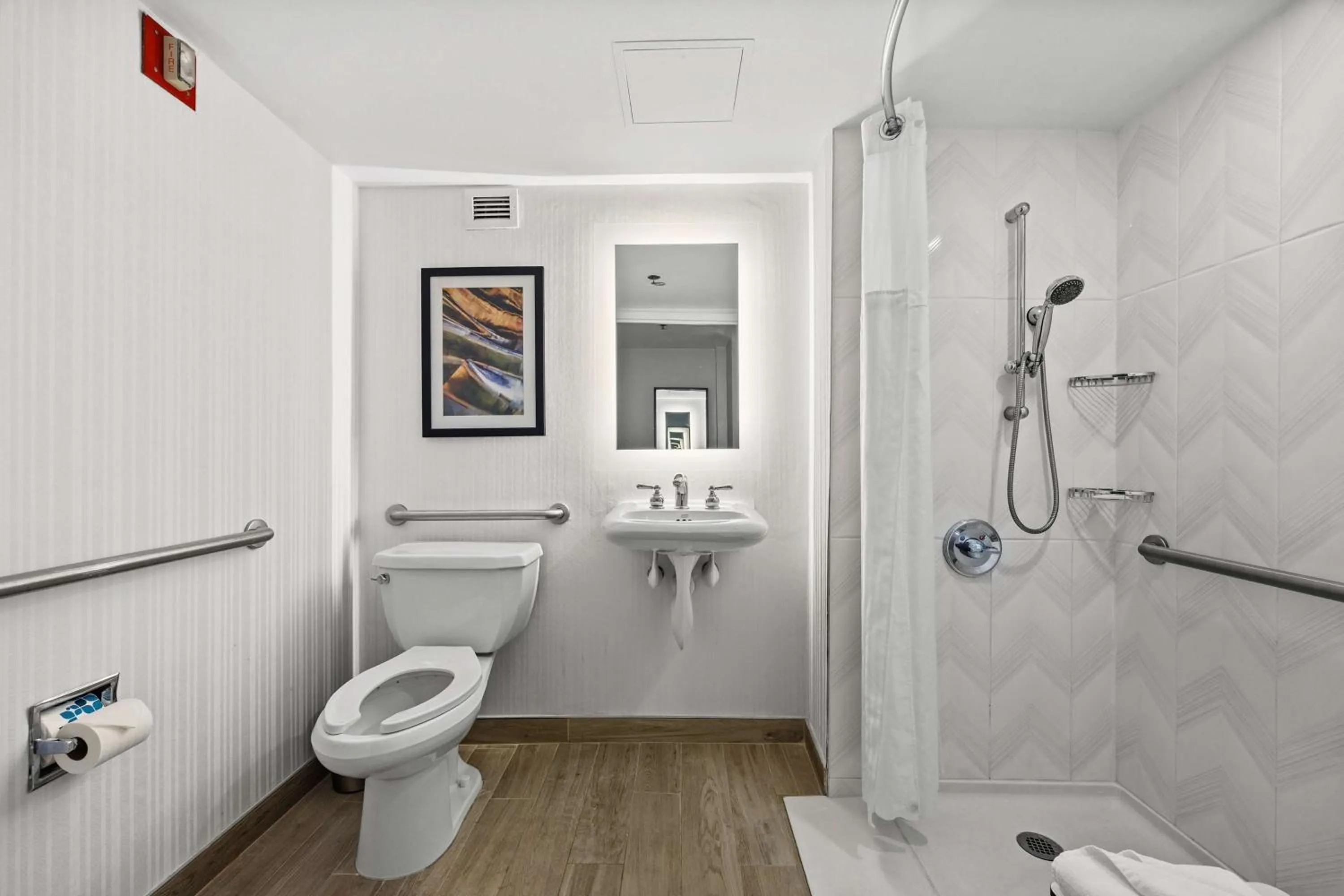 Bathroom in Radisson Hotel JFK Airport