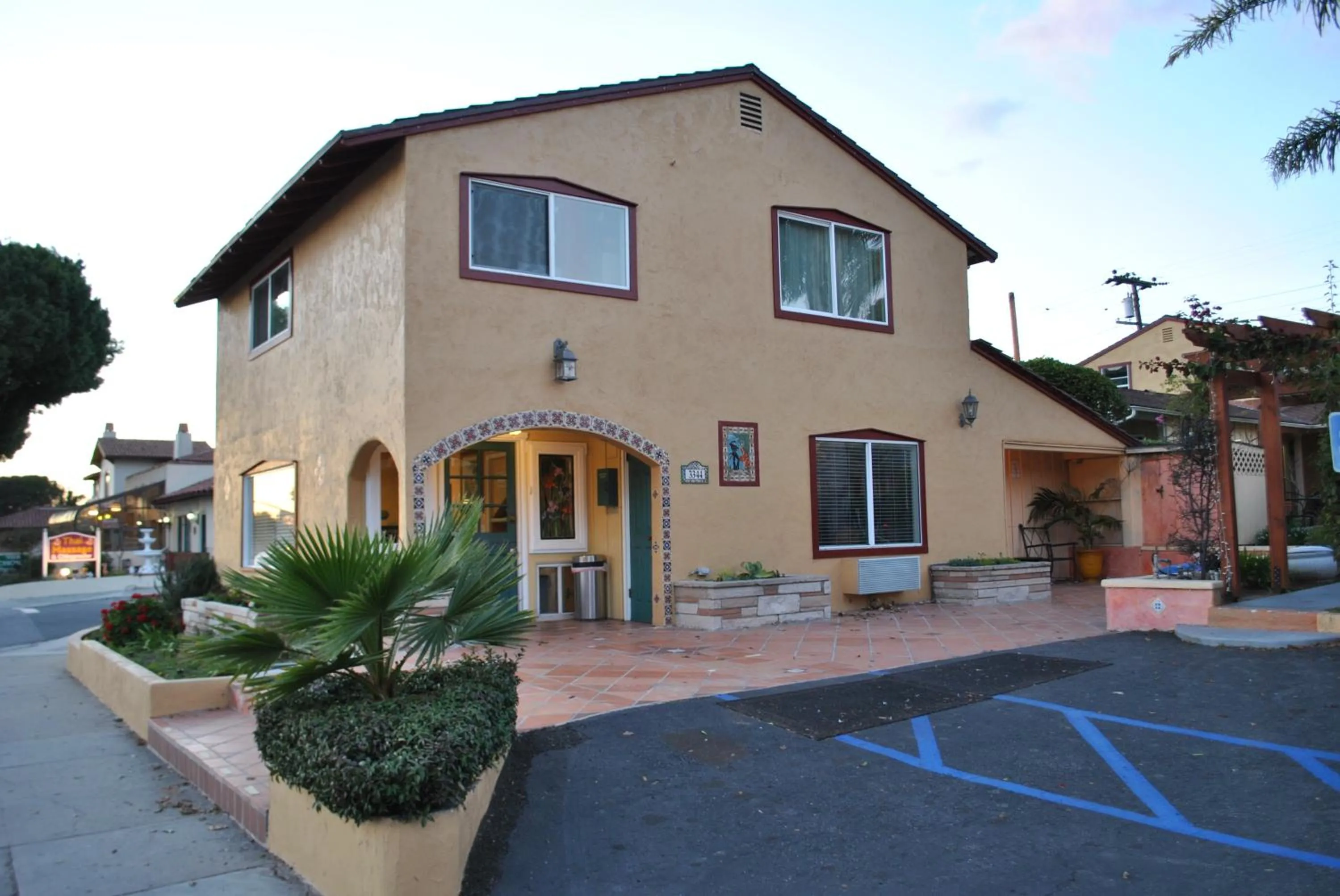 Facade/entrance in Oasis Inn and Suites