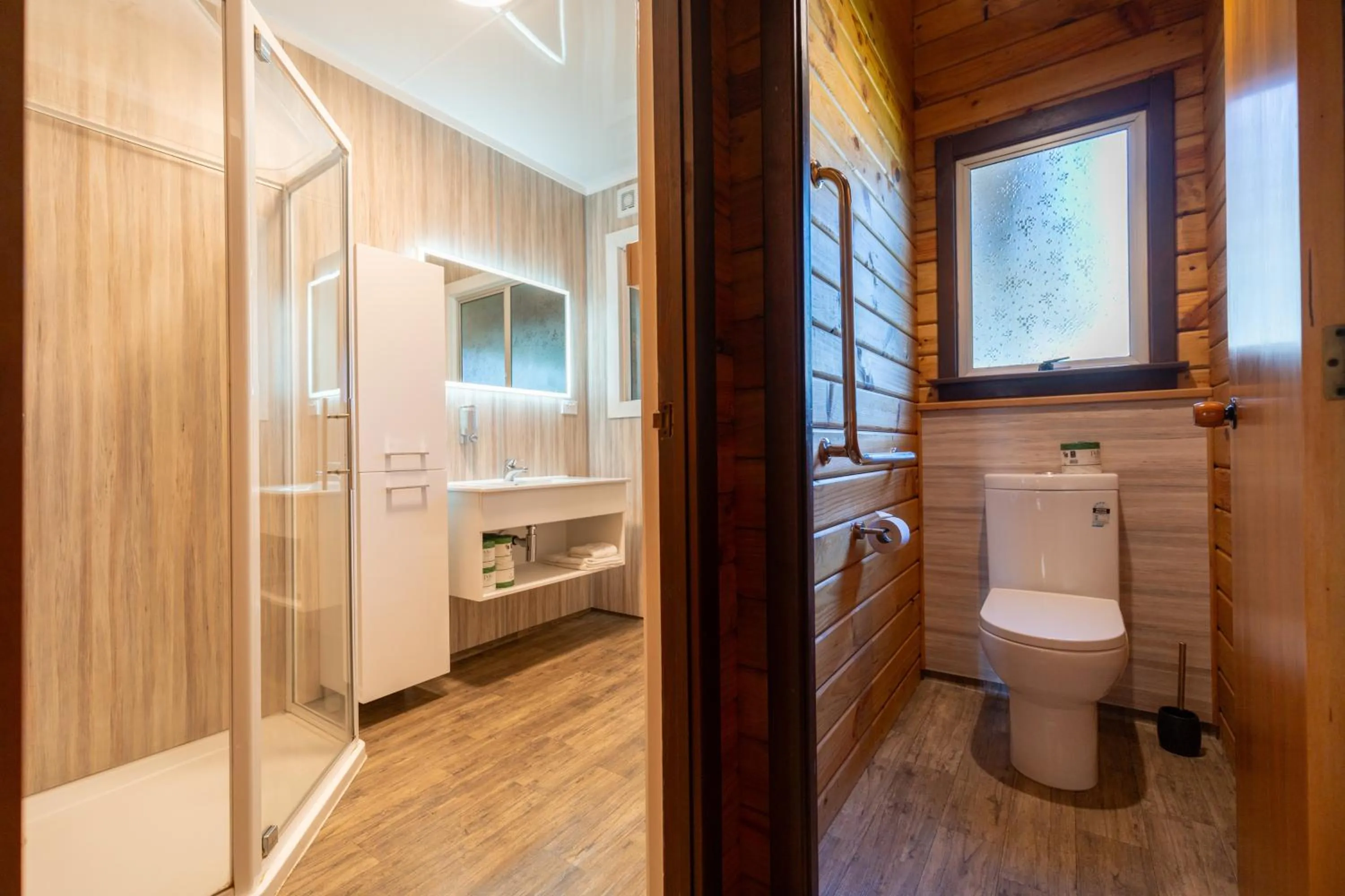 Shower in Te Anau Top 10 Holiday Park and Motels