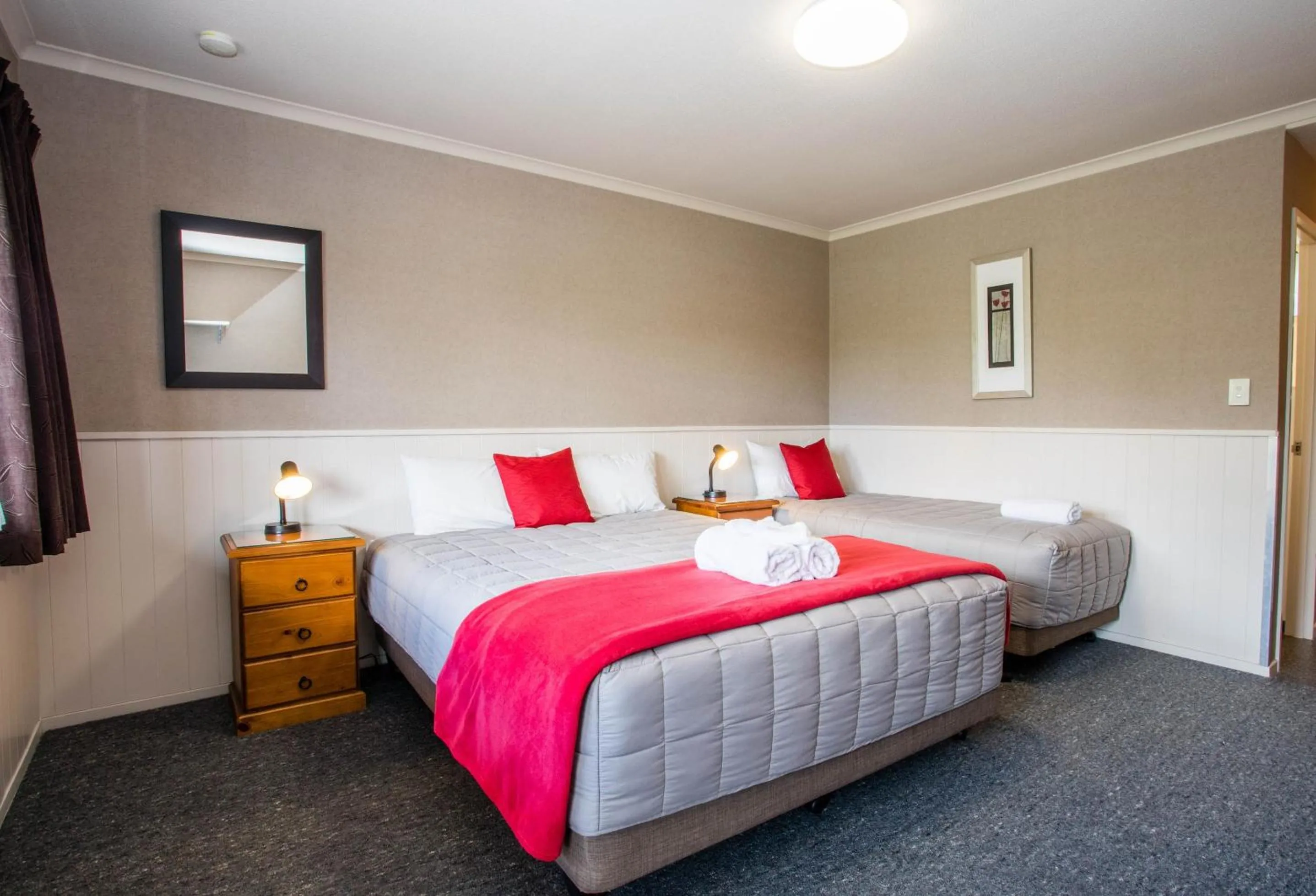 Photo of the whole room, Bed in Te Anau Top 10 Holiday Park and Motels