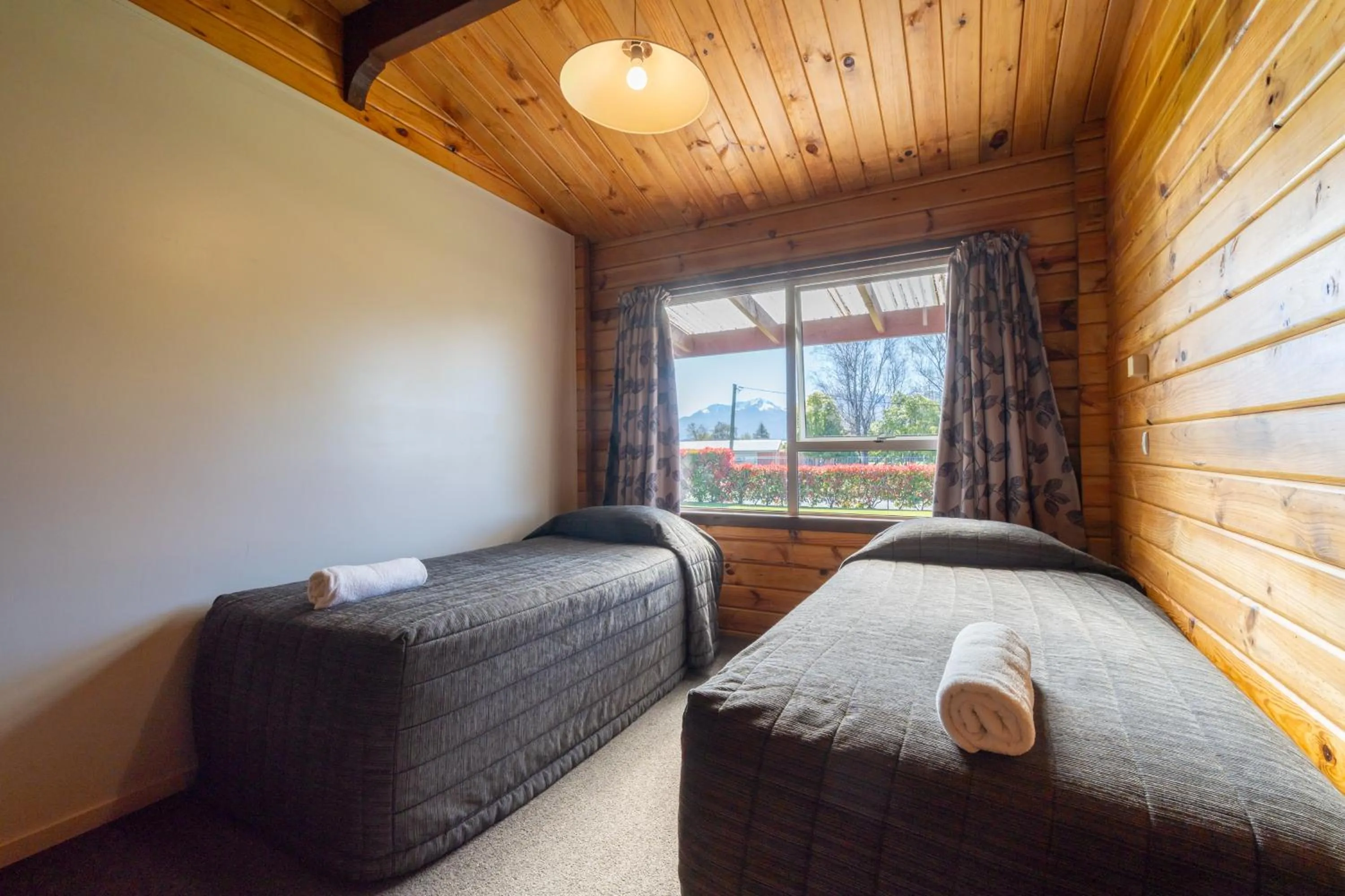 Photo of the whole room, Bed in Te Anau Top 10 Holiday Park and Motels