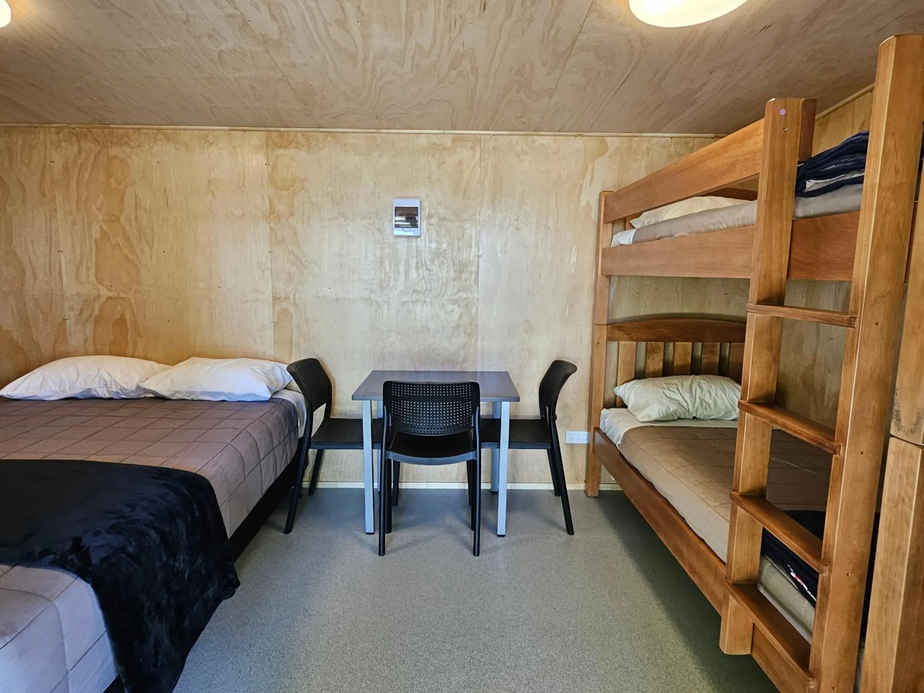 Photo of the whole room, Bed in Te Anau Top 10 Holiday Park and Motels