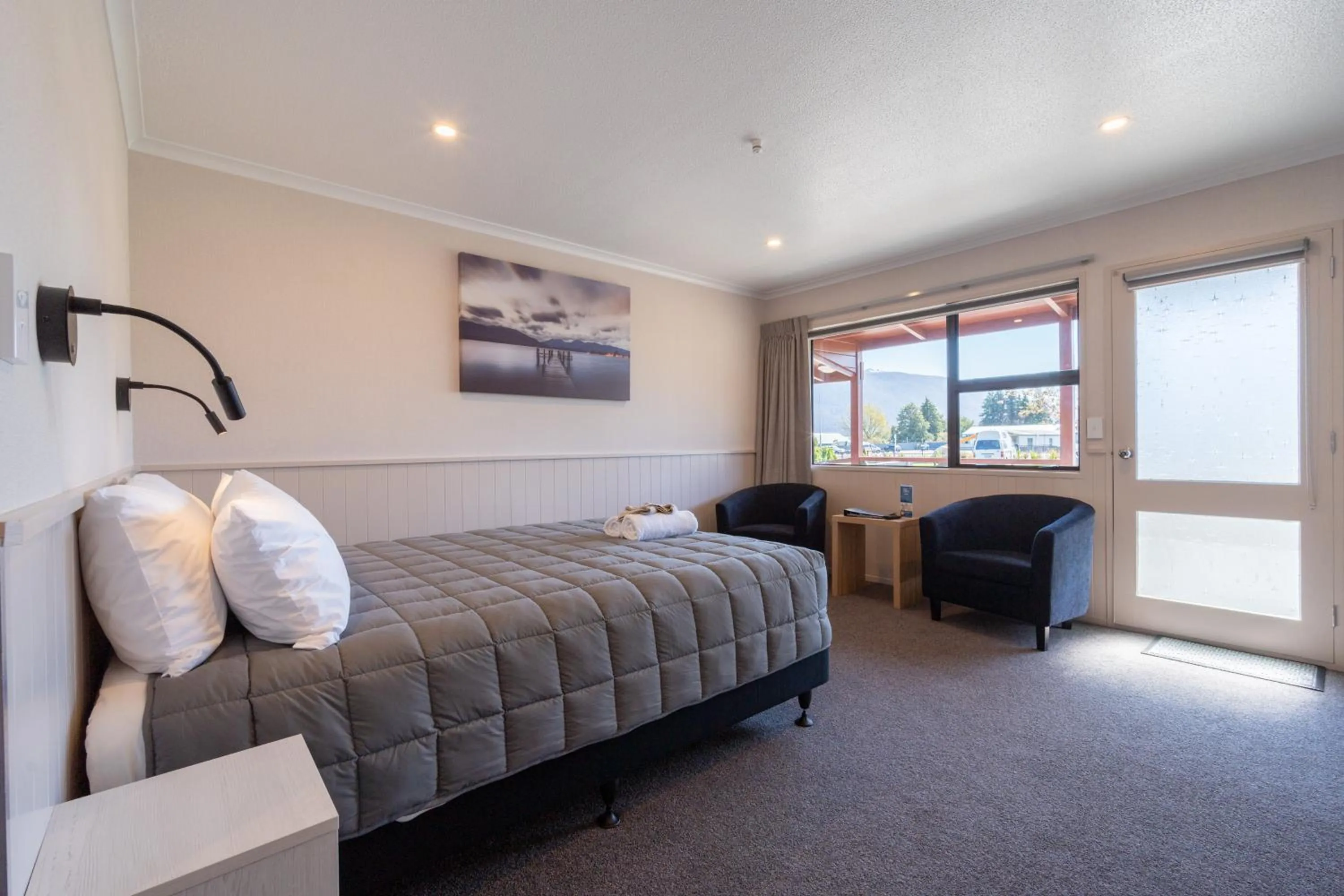 Bed in Te Anau Top 10 Holiday Park and Motels