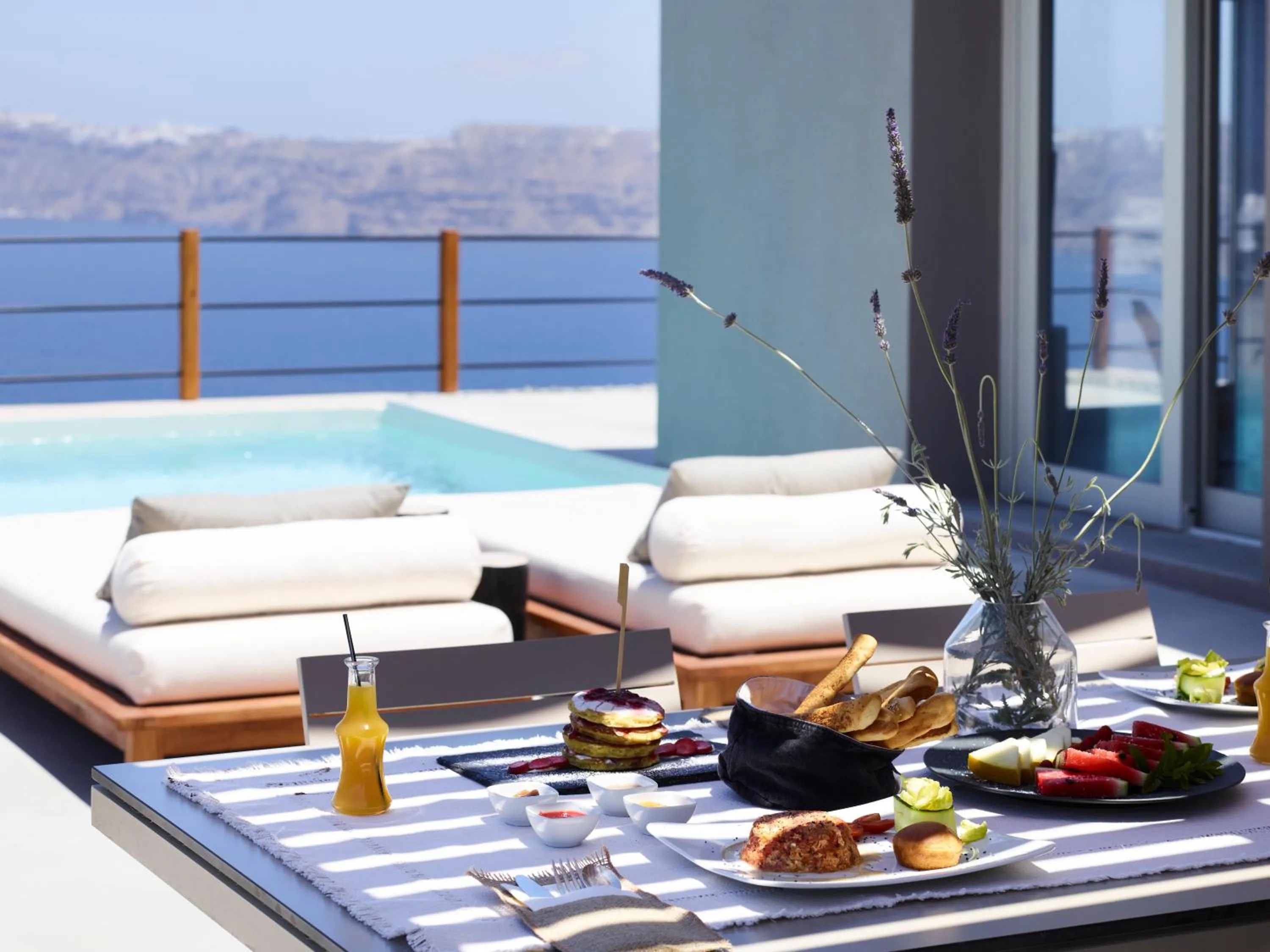 Garden in Melidonia Suites