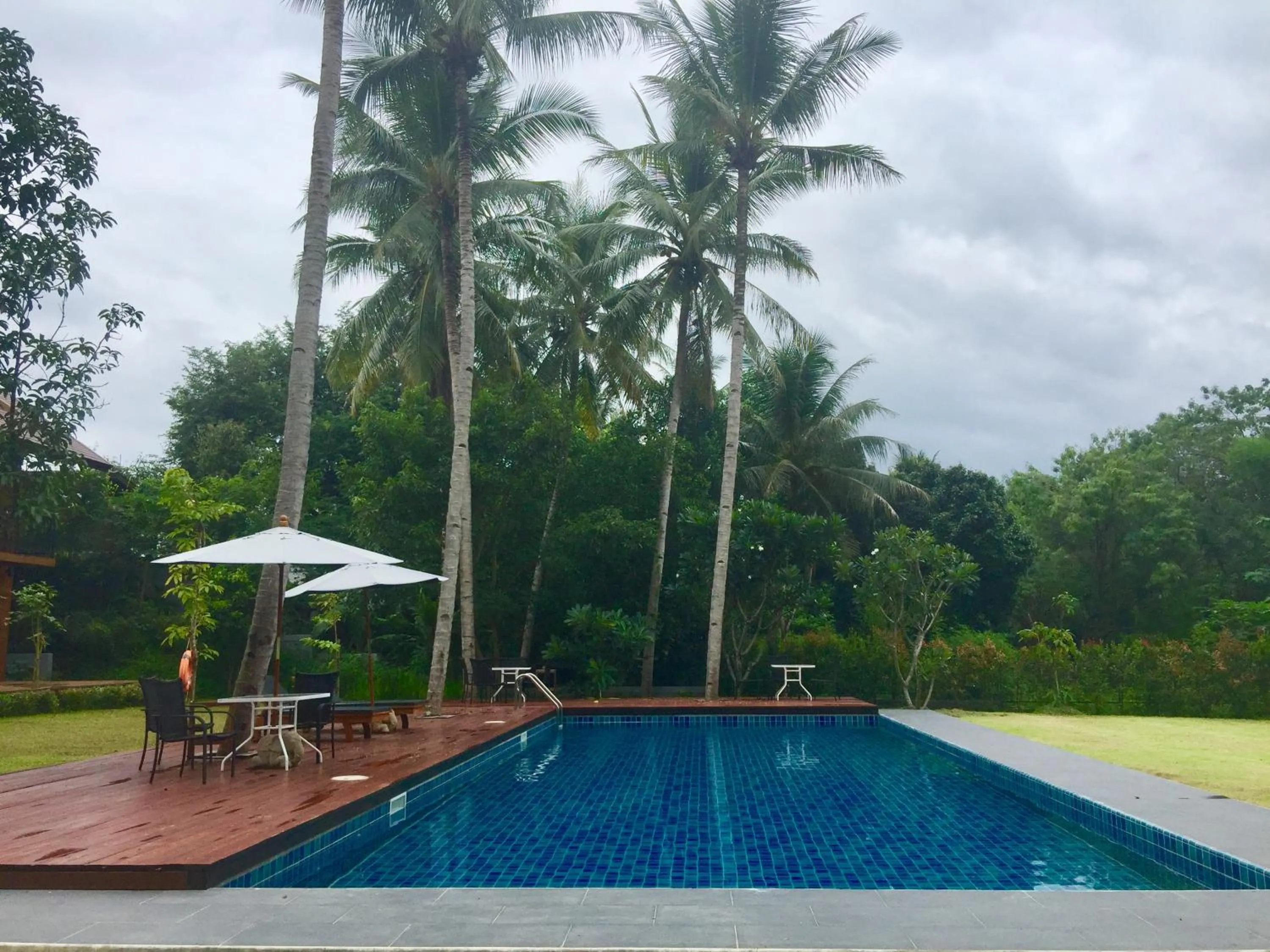 Swimming pool in Riverhouse Resort