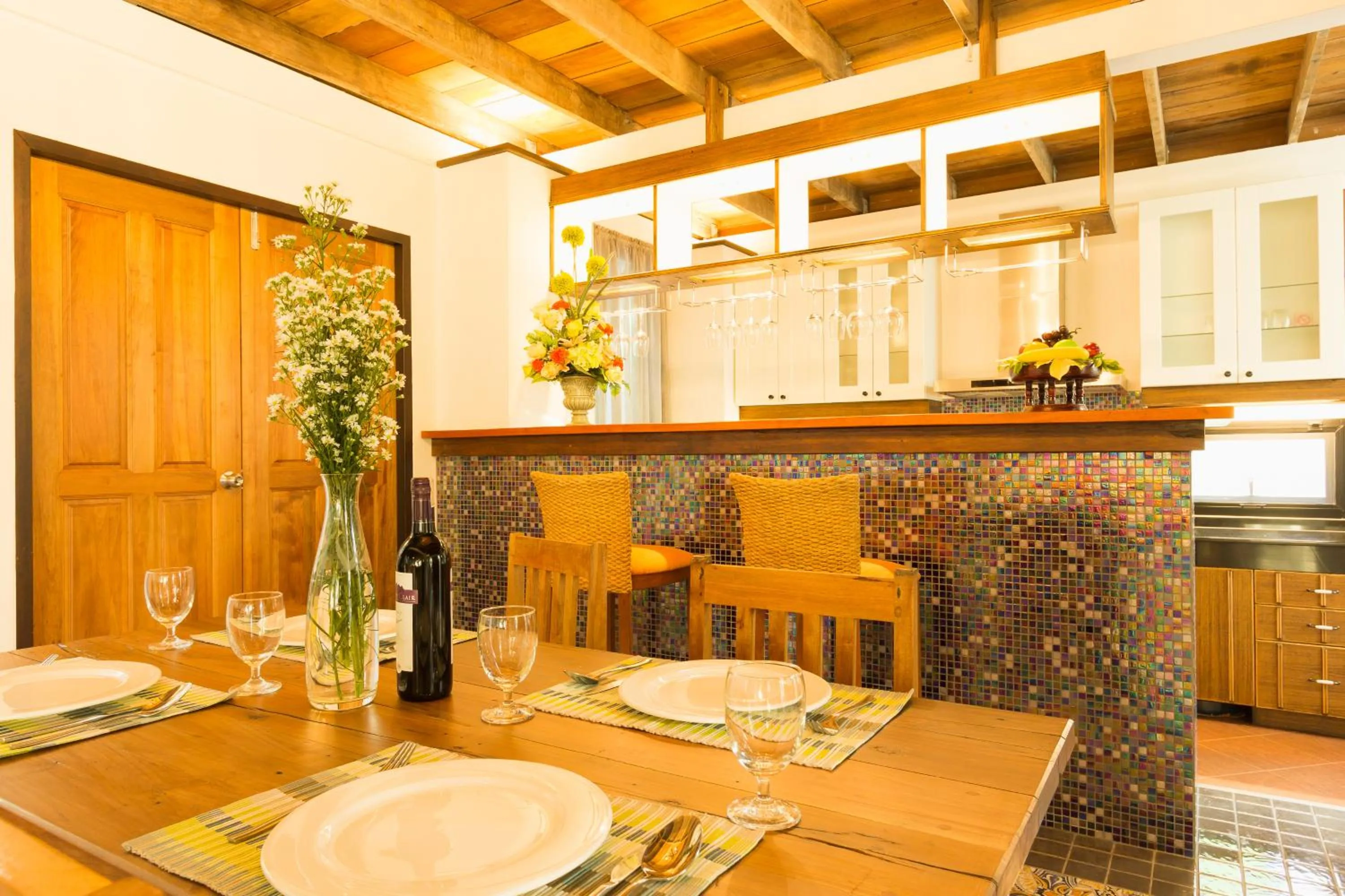 Restaurant/places to eat in Kata Tranquil Villa - SHA Plus