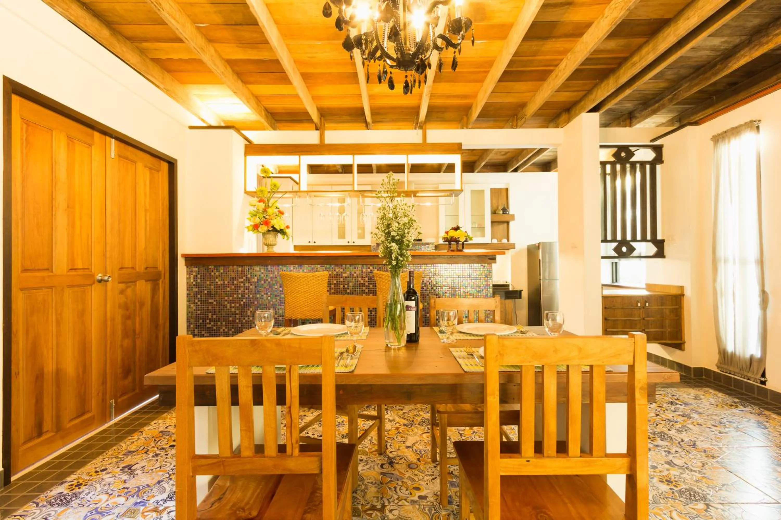 Restaurant/places to eat in Kata Tranquil Villa - SHA Plus