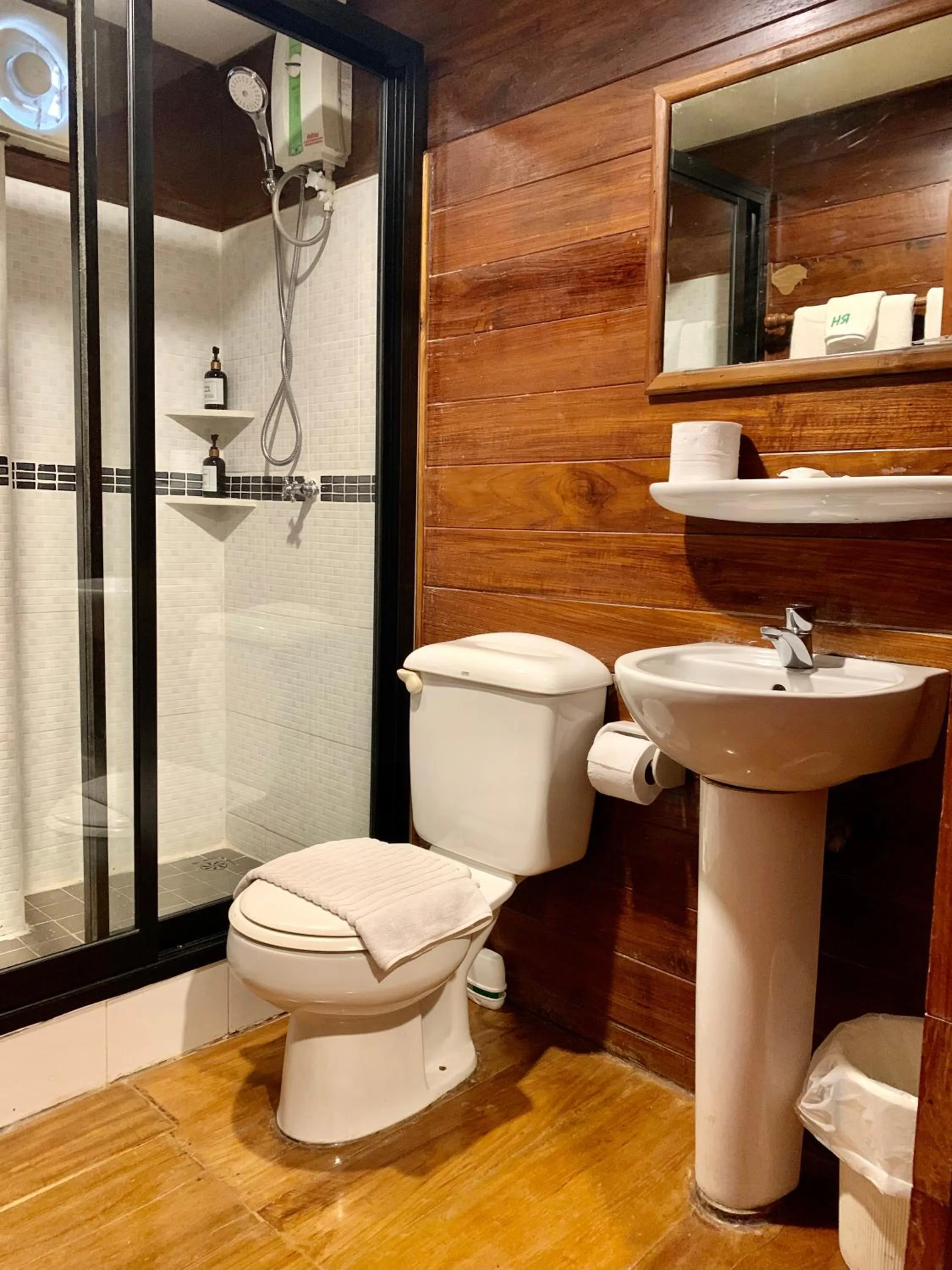 Bathroom in Riverhouse-The Teak House