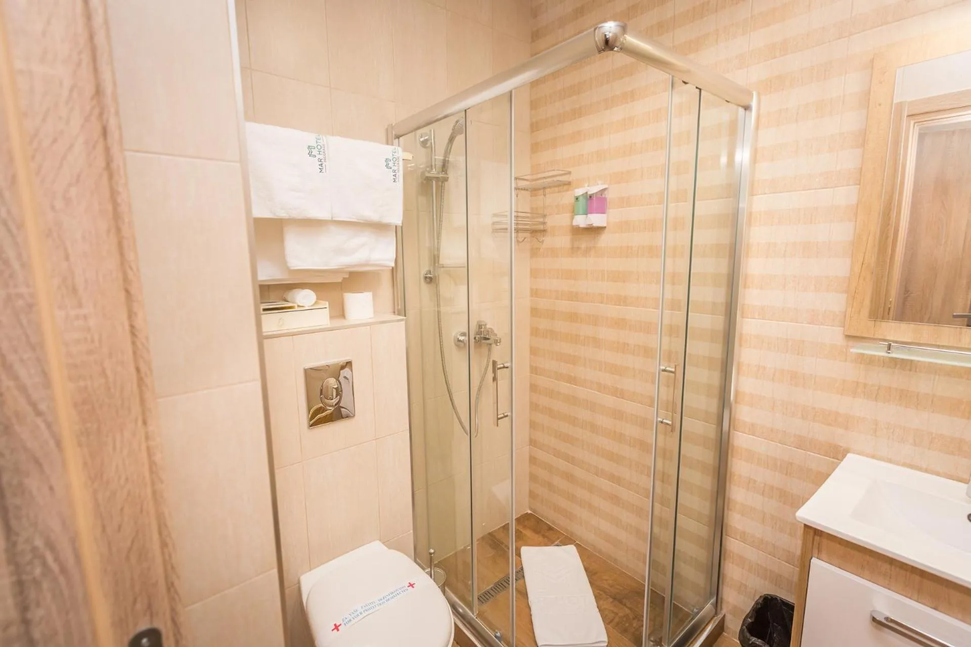 Shower in Hotel Mar Garni