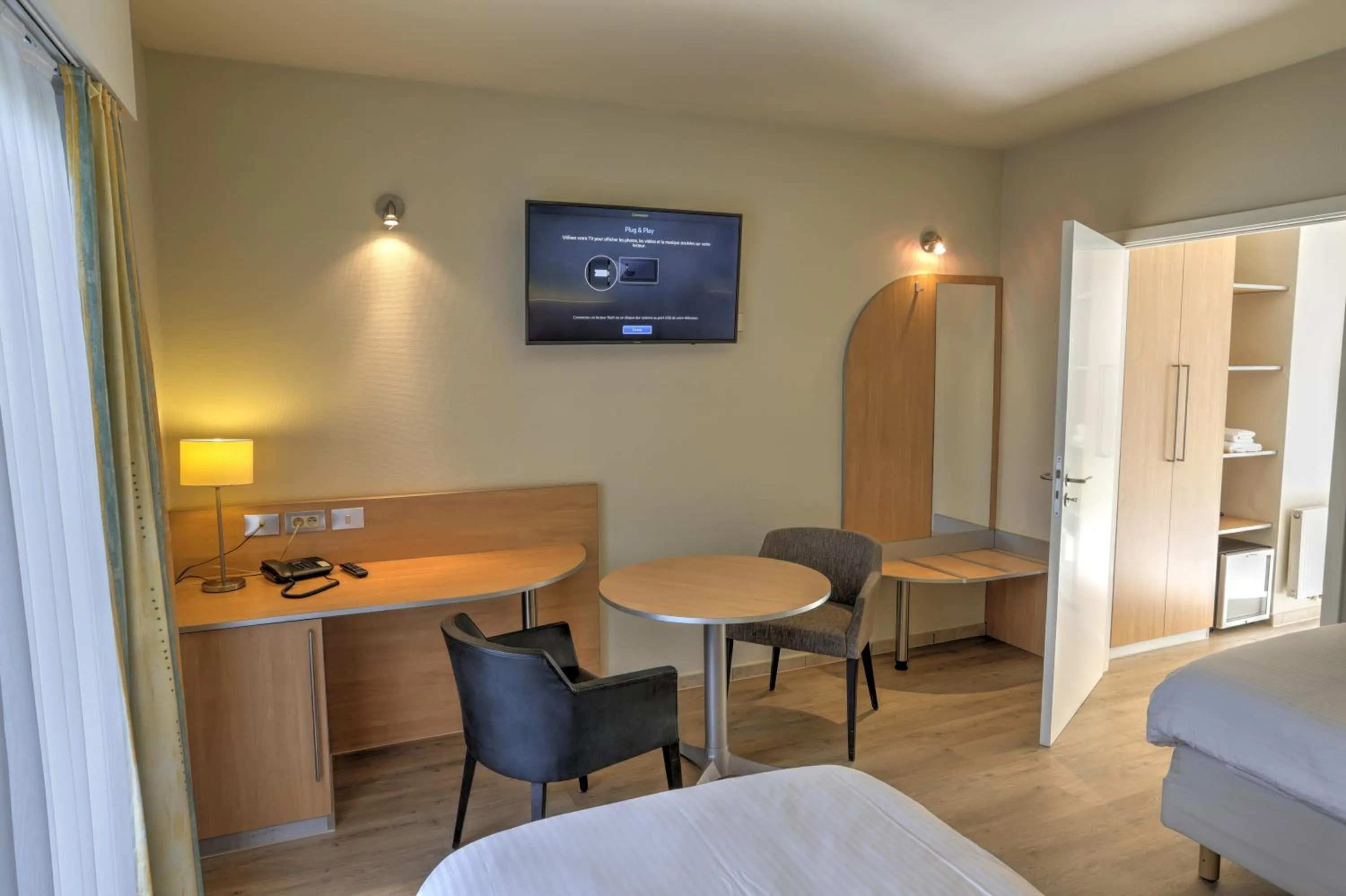 Bed in Auberge du Vieux Cedre, Enghien-Belgique