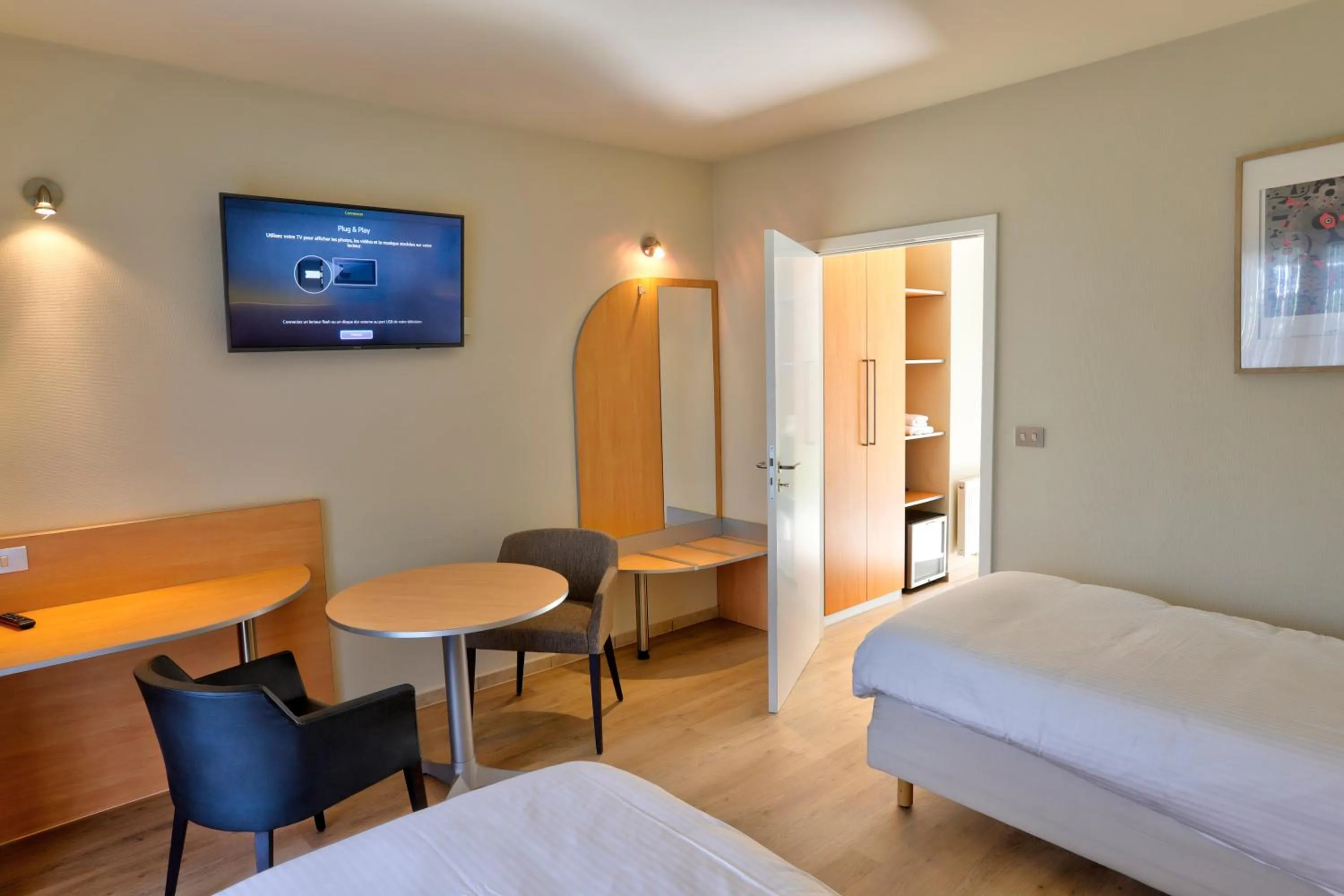 Bed in Auberge du Vieux Cedre, Enghien-Belgique