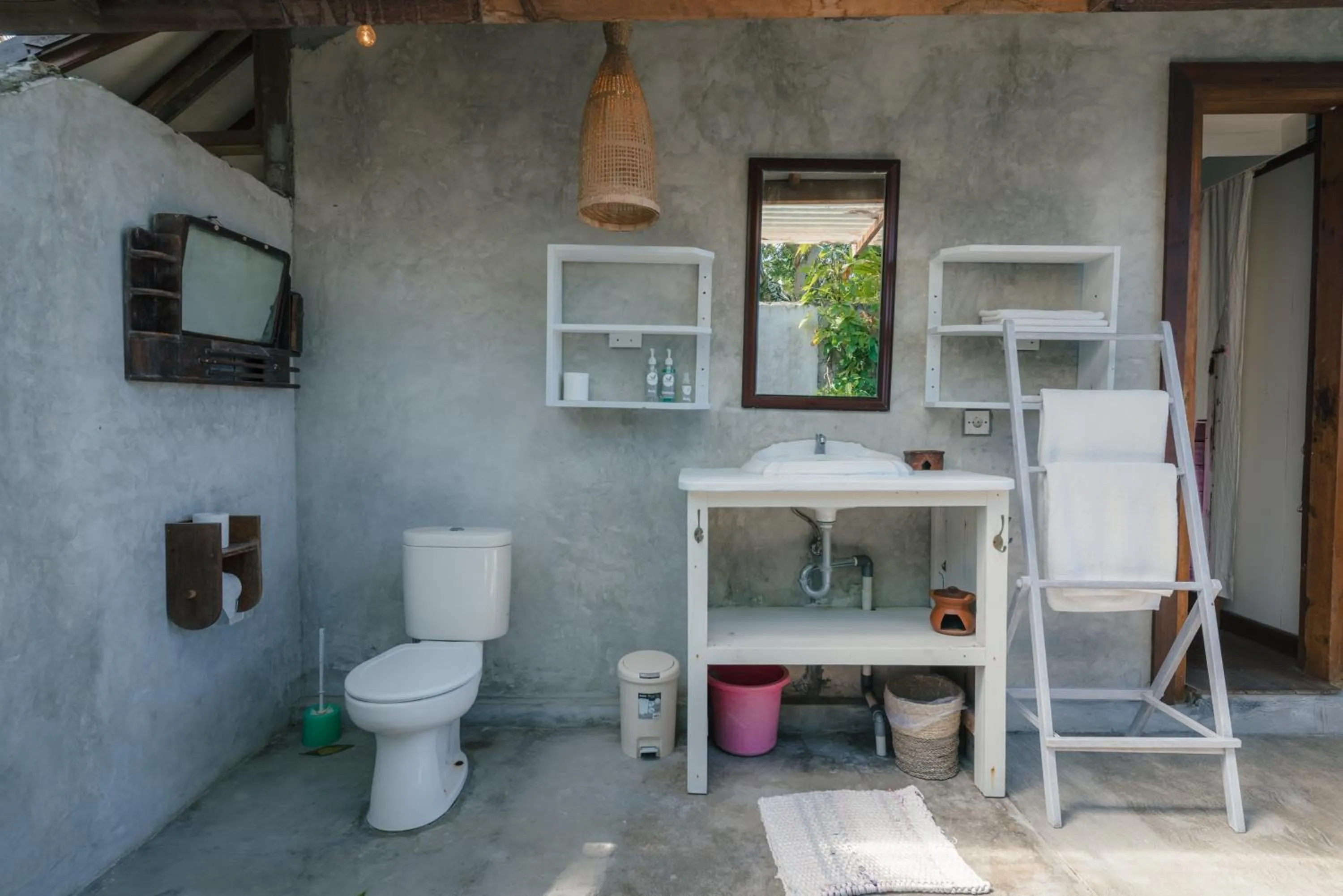 Shower in Pondok Pisang Candidasa