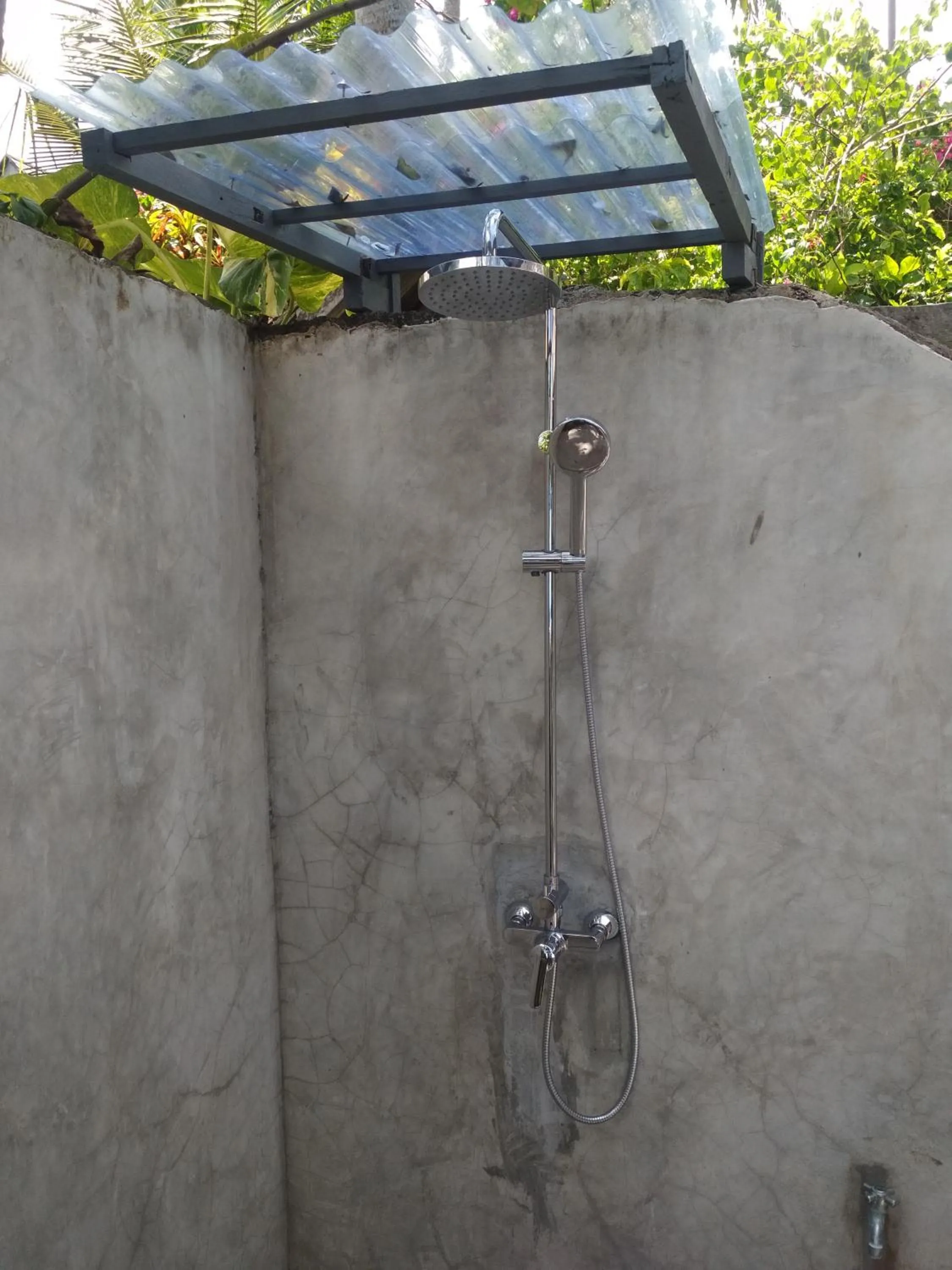 Shower in Pondok Pisang Candidasa