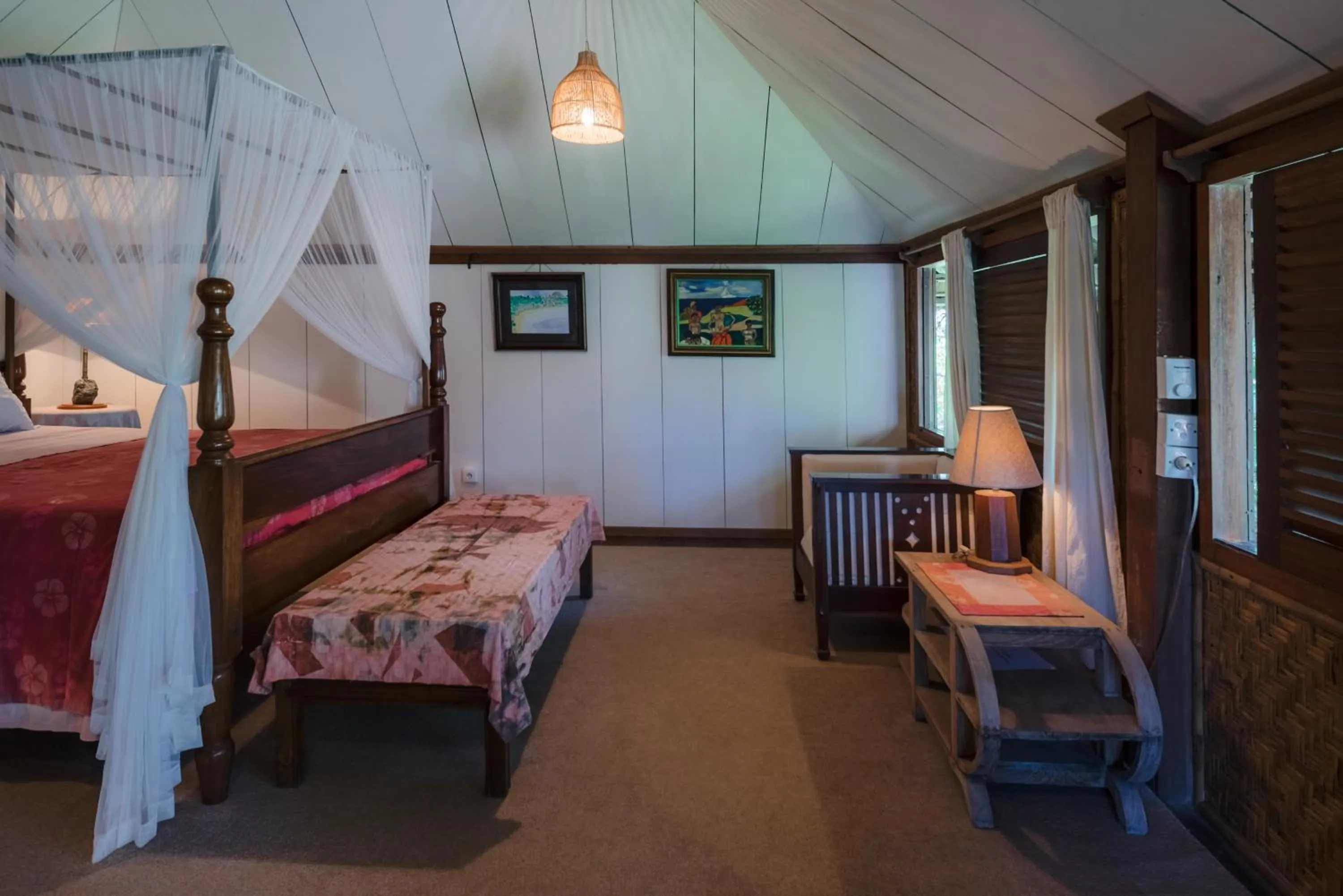 Seating area, Bed in Pondok Pisang Candidasa