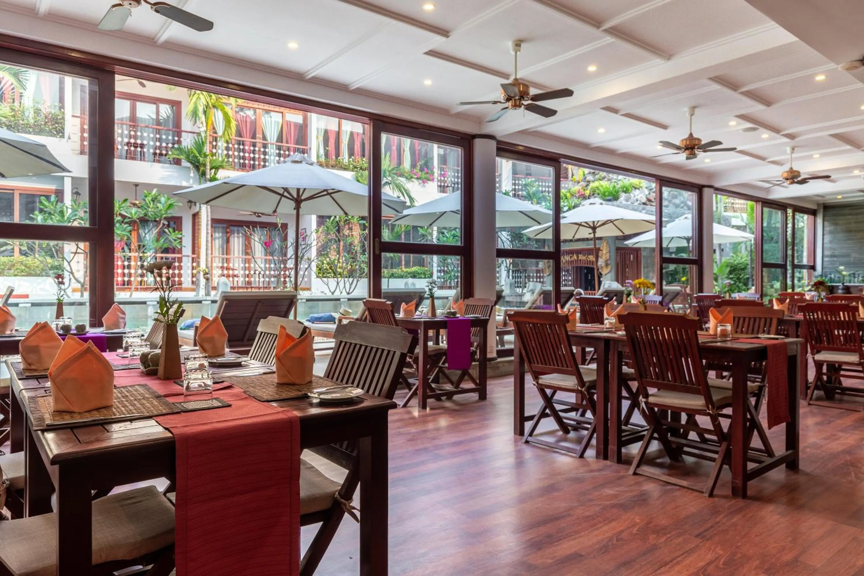 Restaurant/places to eat in Montra Nivesha residence and Art