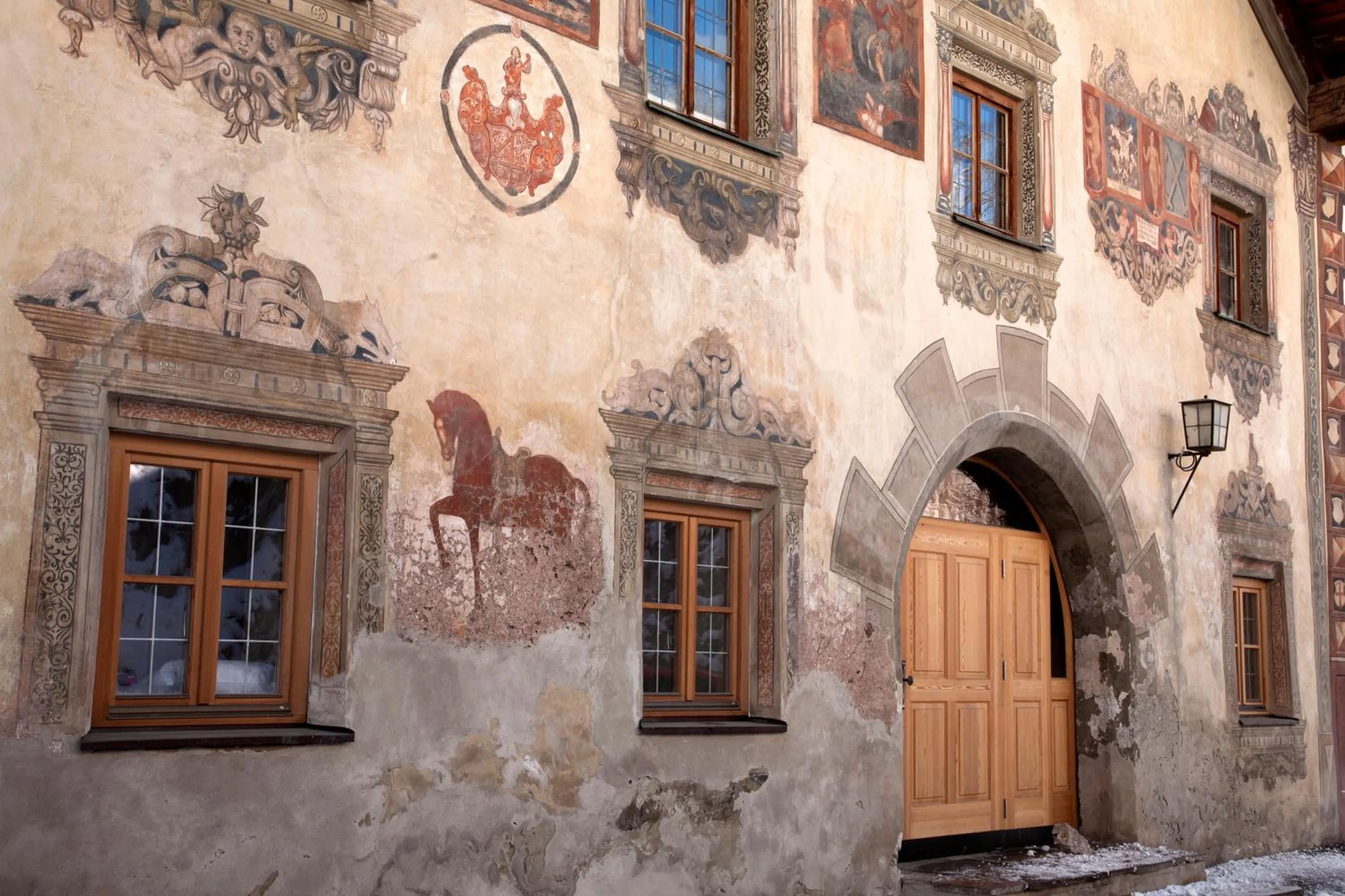 Facade/entrance in Die Reblaus