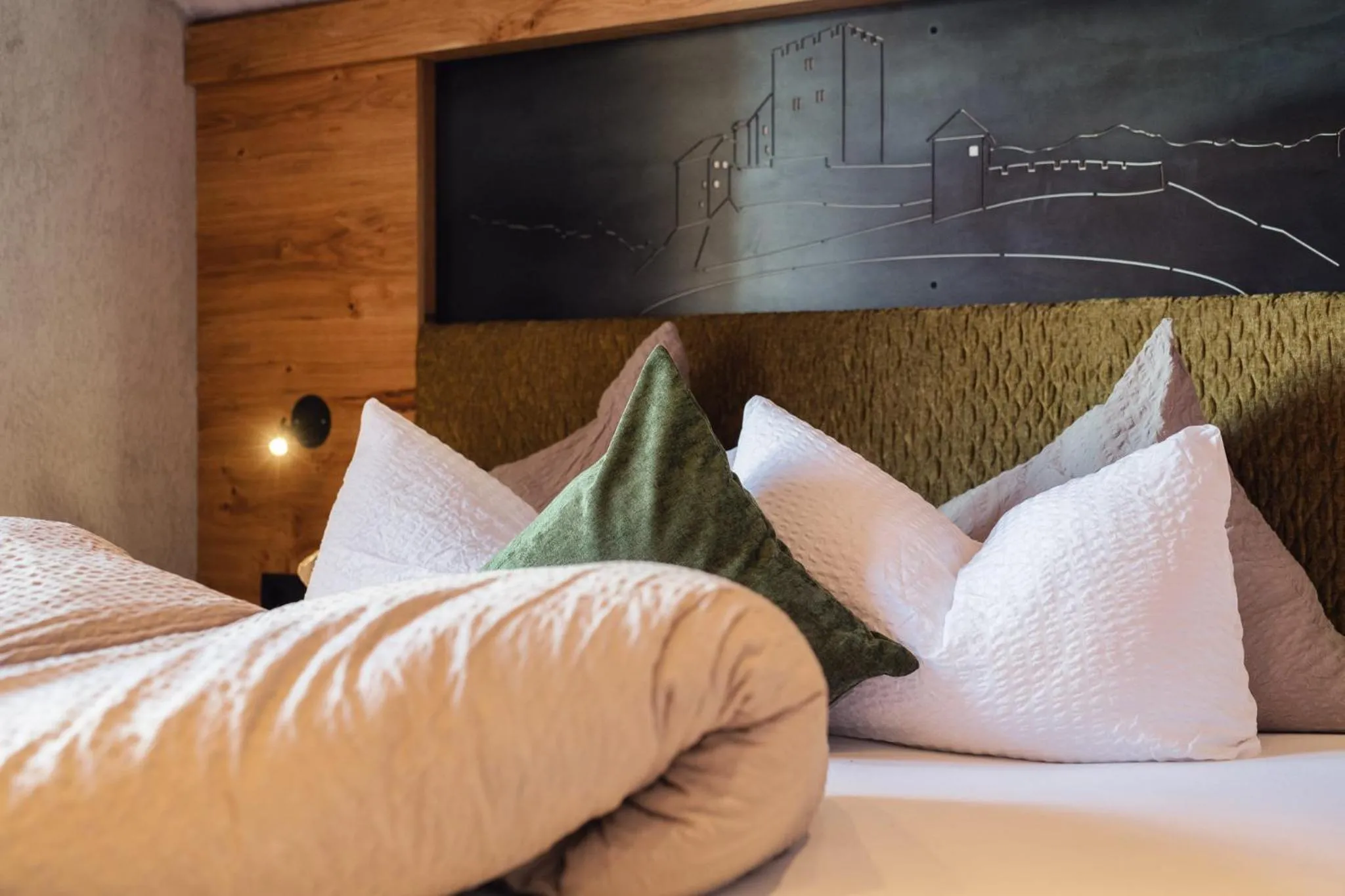 Bedroom, Bed in Die Reblaus