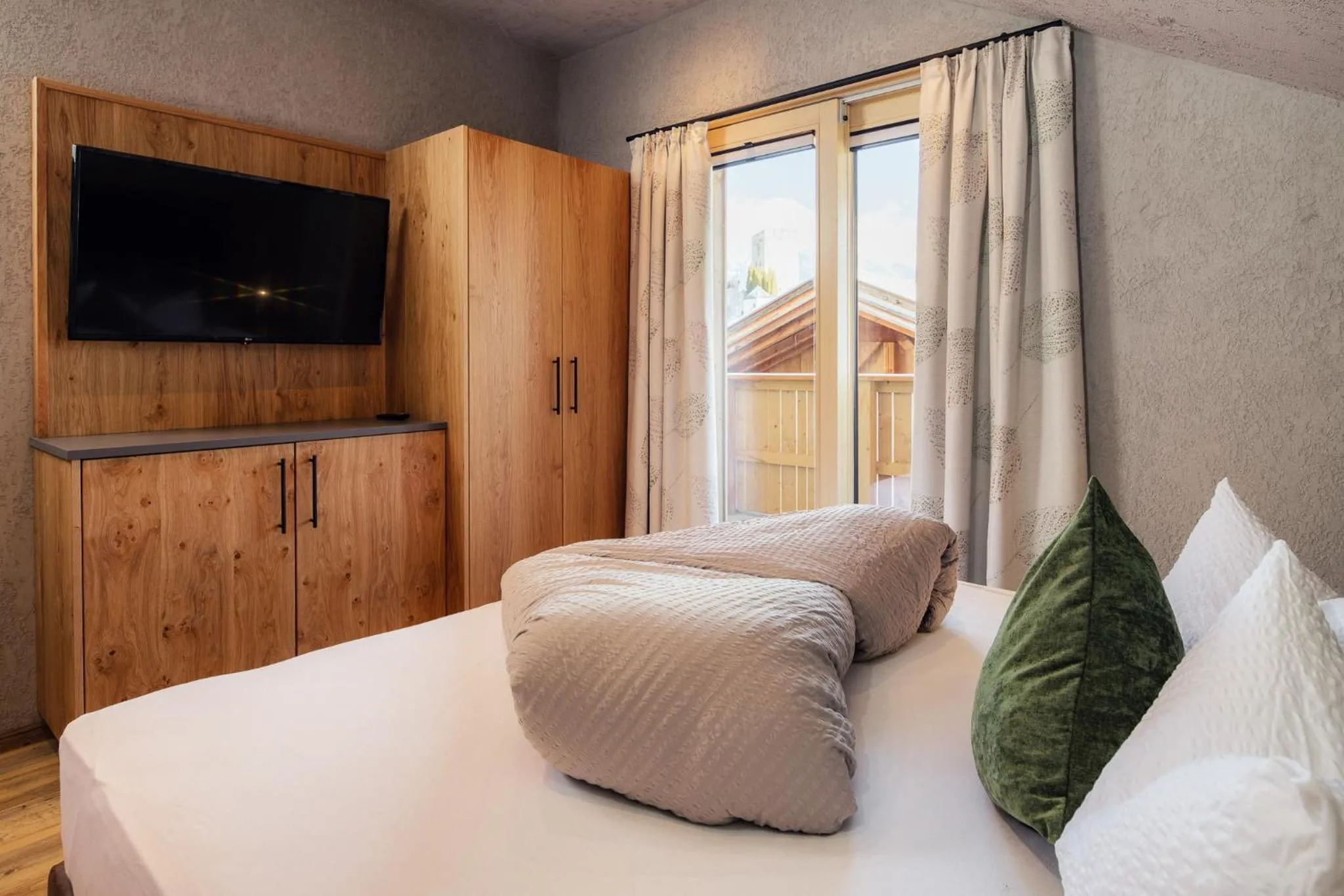 Bedroom, Bed in Die Reblaus