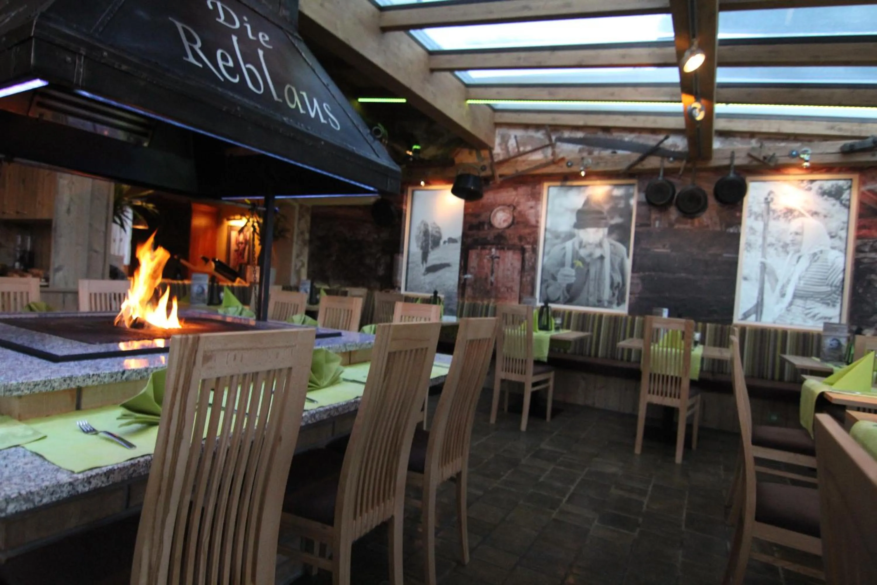 Restaurant/places to eat in Die Reblaus