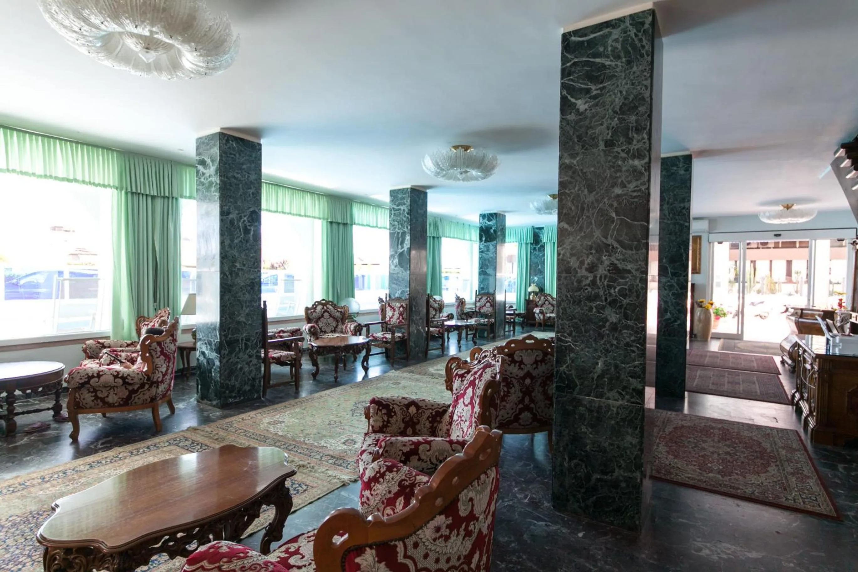 Day in Hotel Negresco