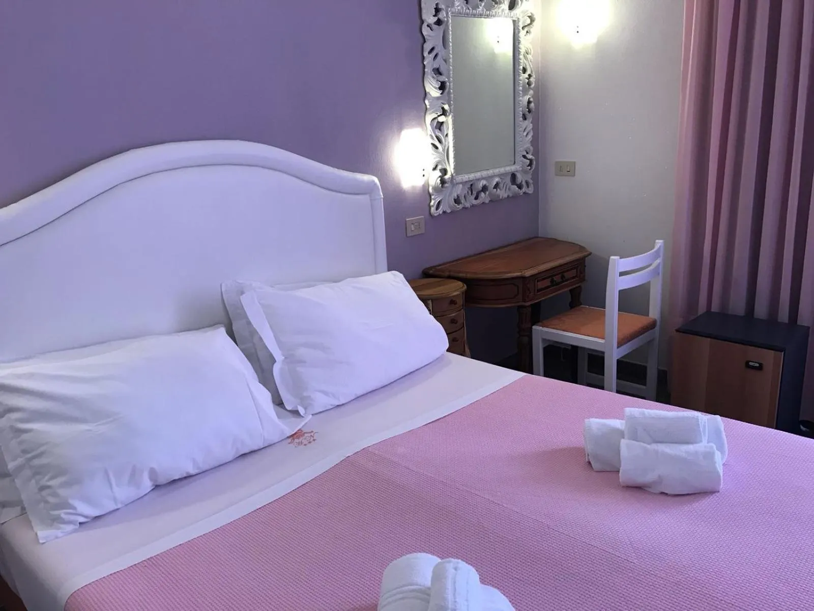 Bed in Hotel Negresco