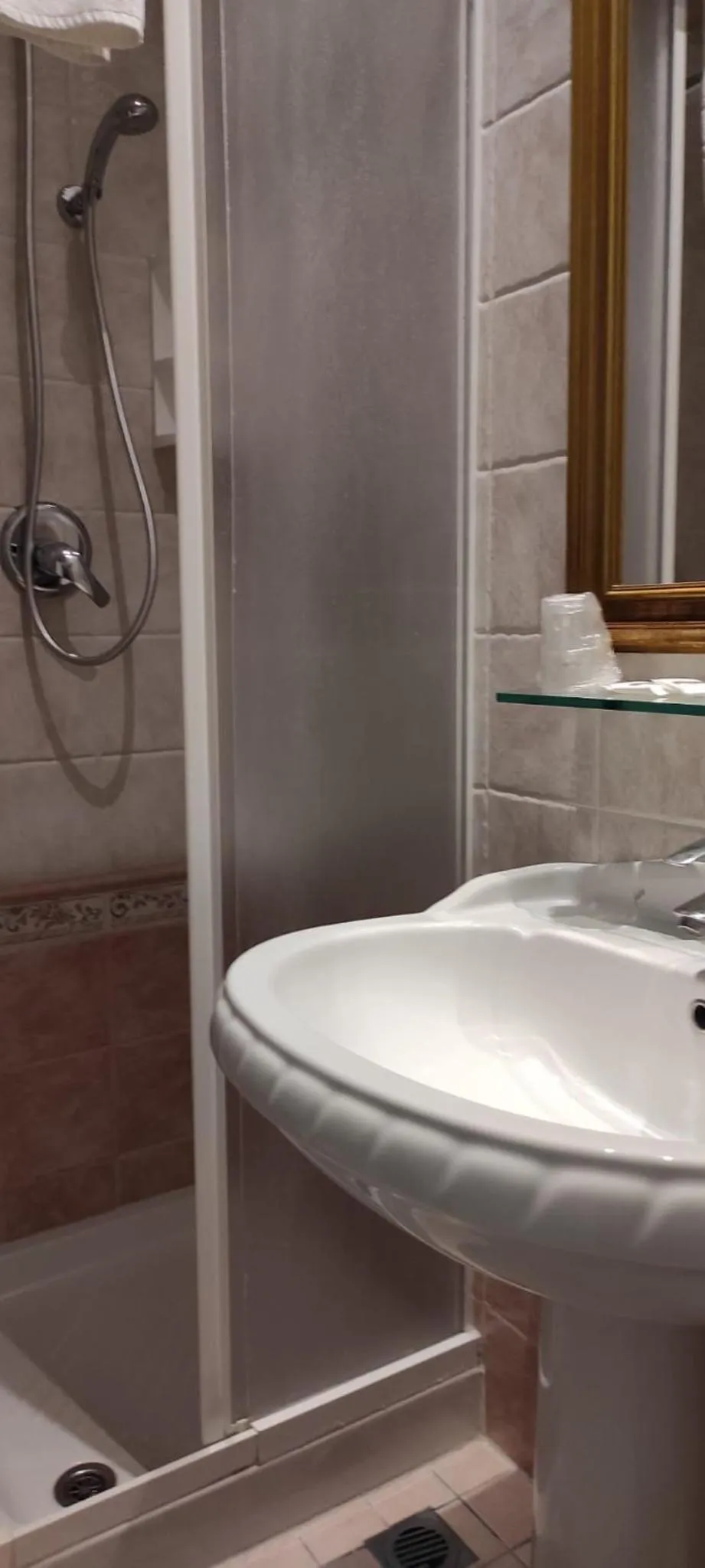 Shower in Hotel Negresco