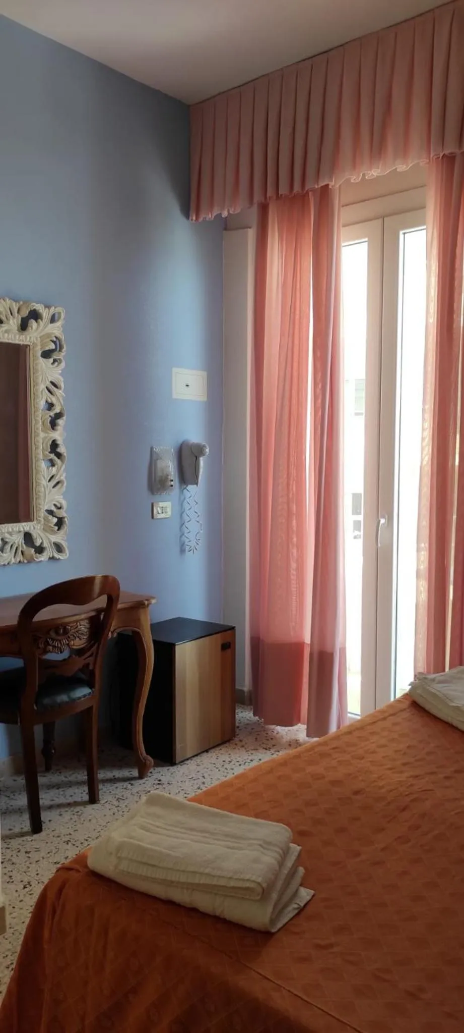 Bed in Hotel Negresco