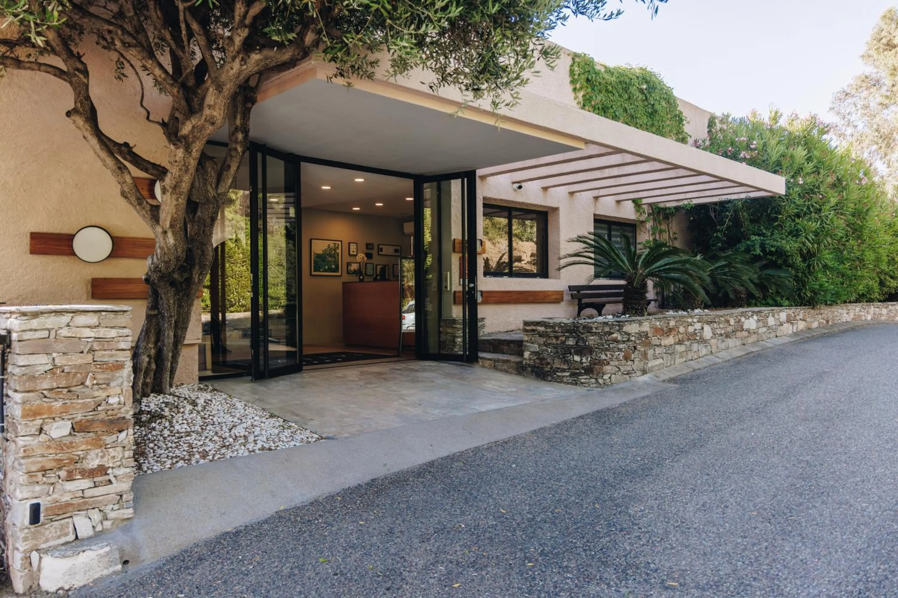 Property building in Alivi