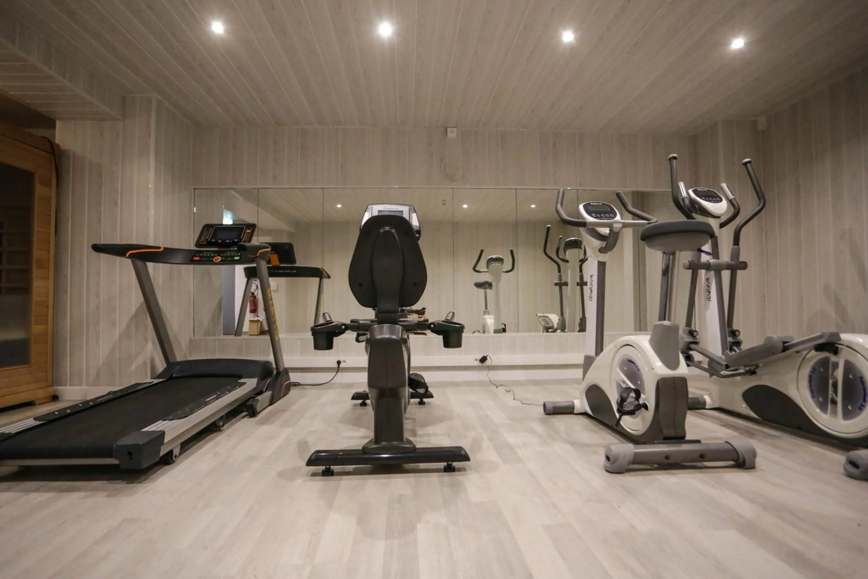 Fitness centre/facilities in Alivi