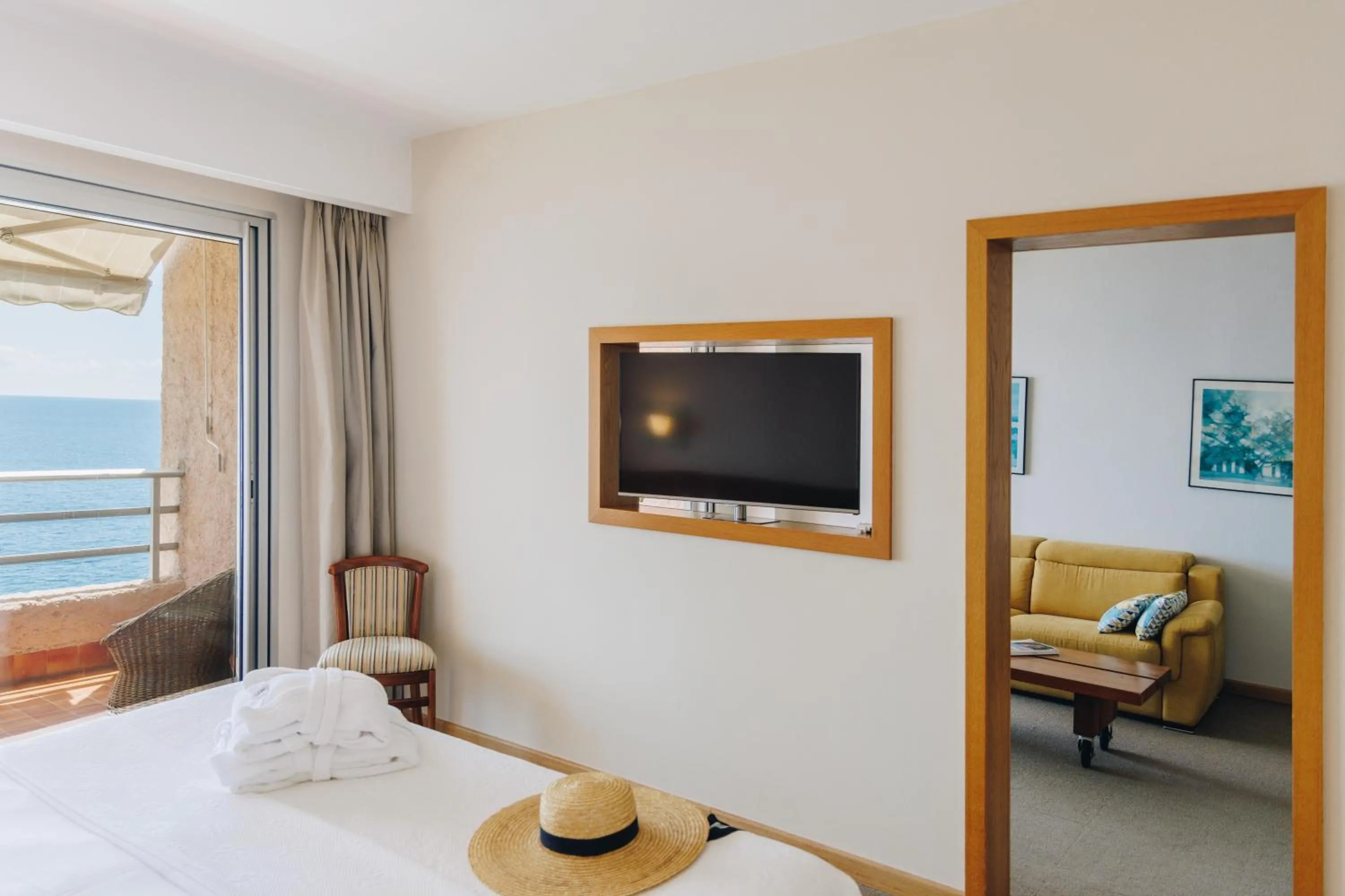 Living room, Bed in Alivi