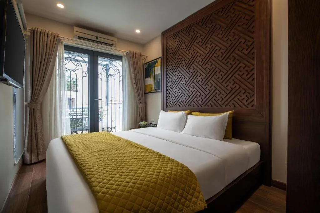 Bed in Hanoi Lakeside Premium Hotel & Travel